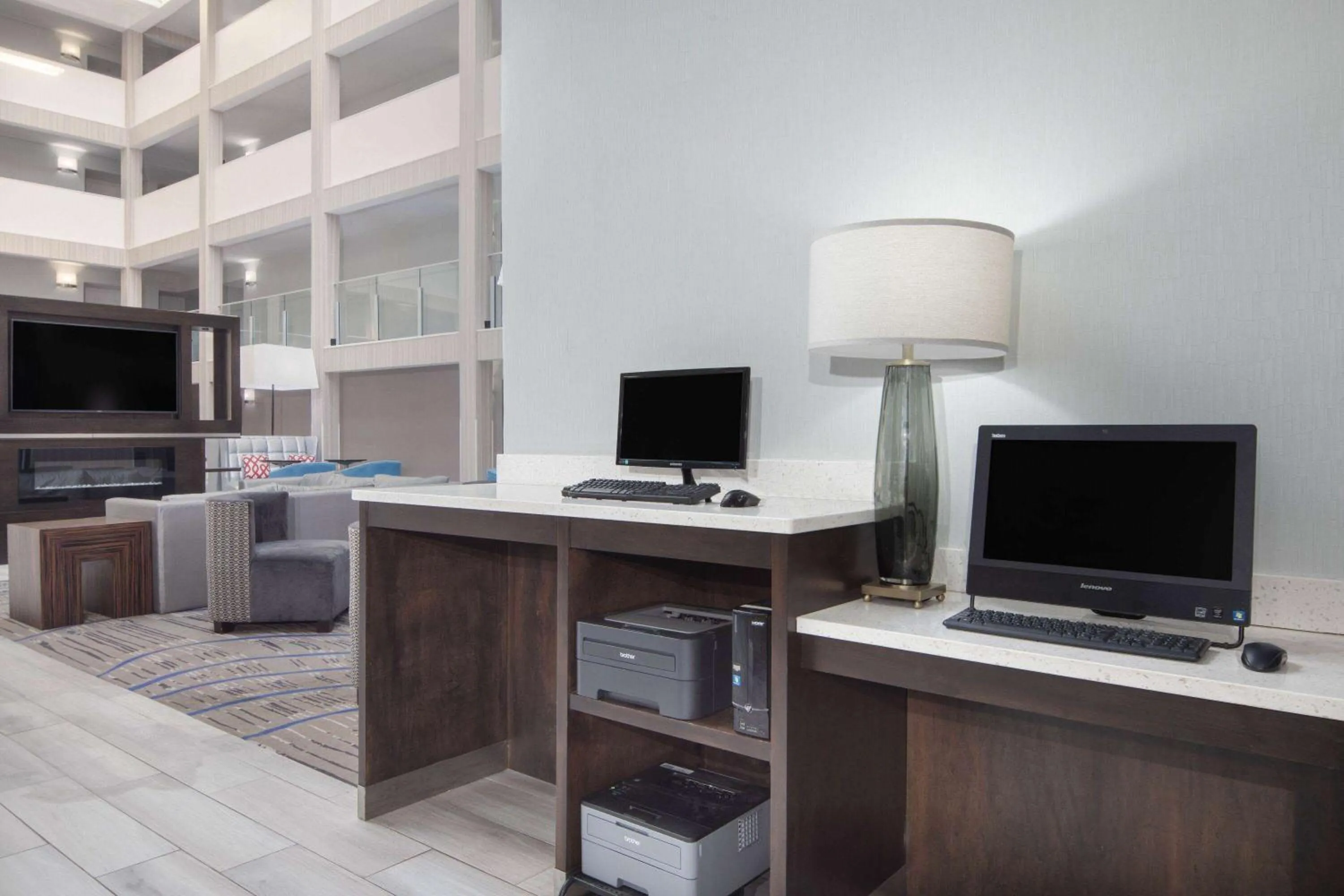 Business facilities in La Quinta by Wyndham Atlanta Airport South