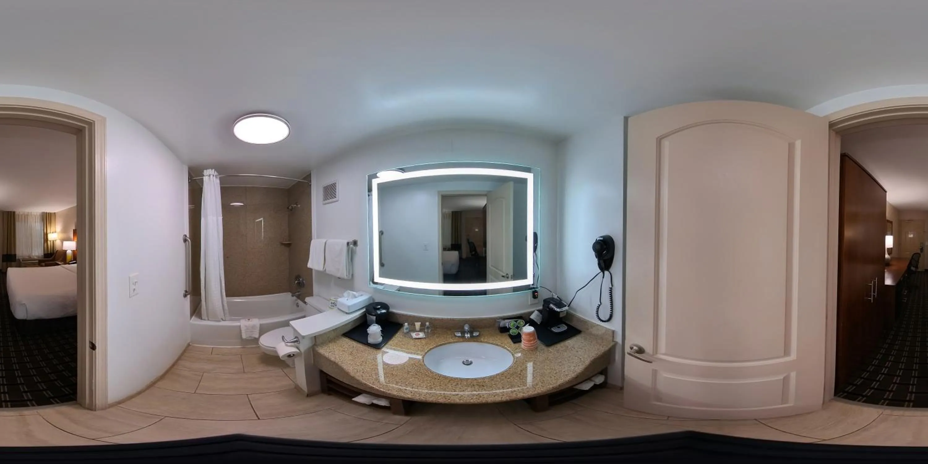 Bathroom in Comfort Inn Downtown Nashville - Music City Center