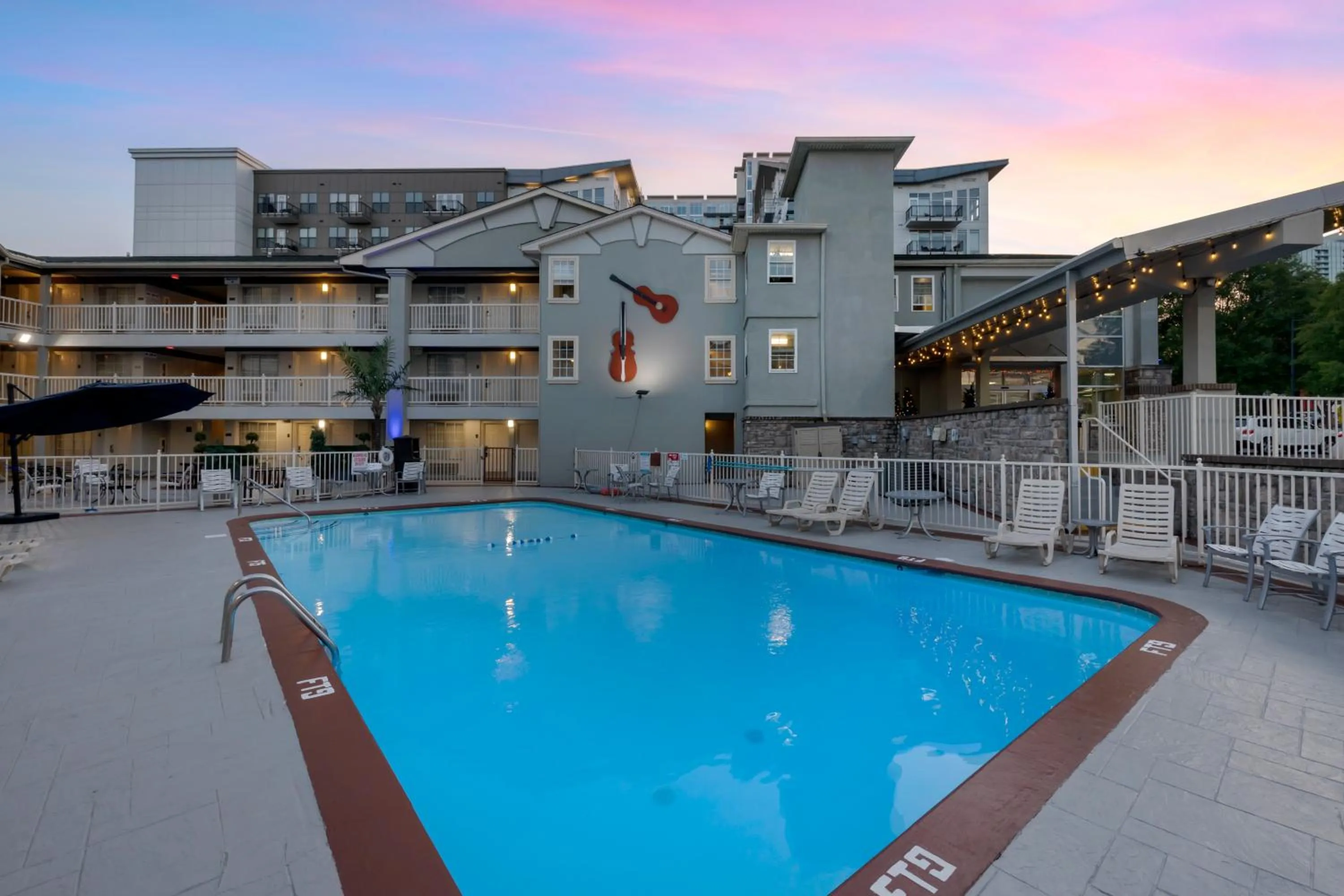 Swimming pool in Comfort Inn Downtown Nashville - Music City Center