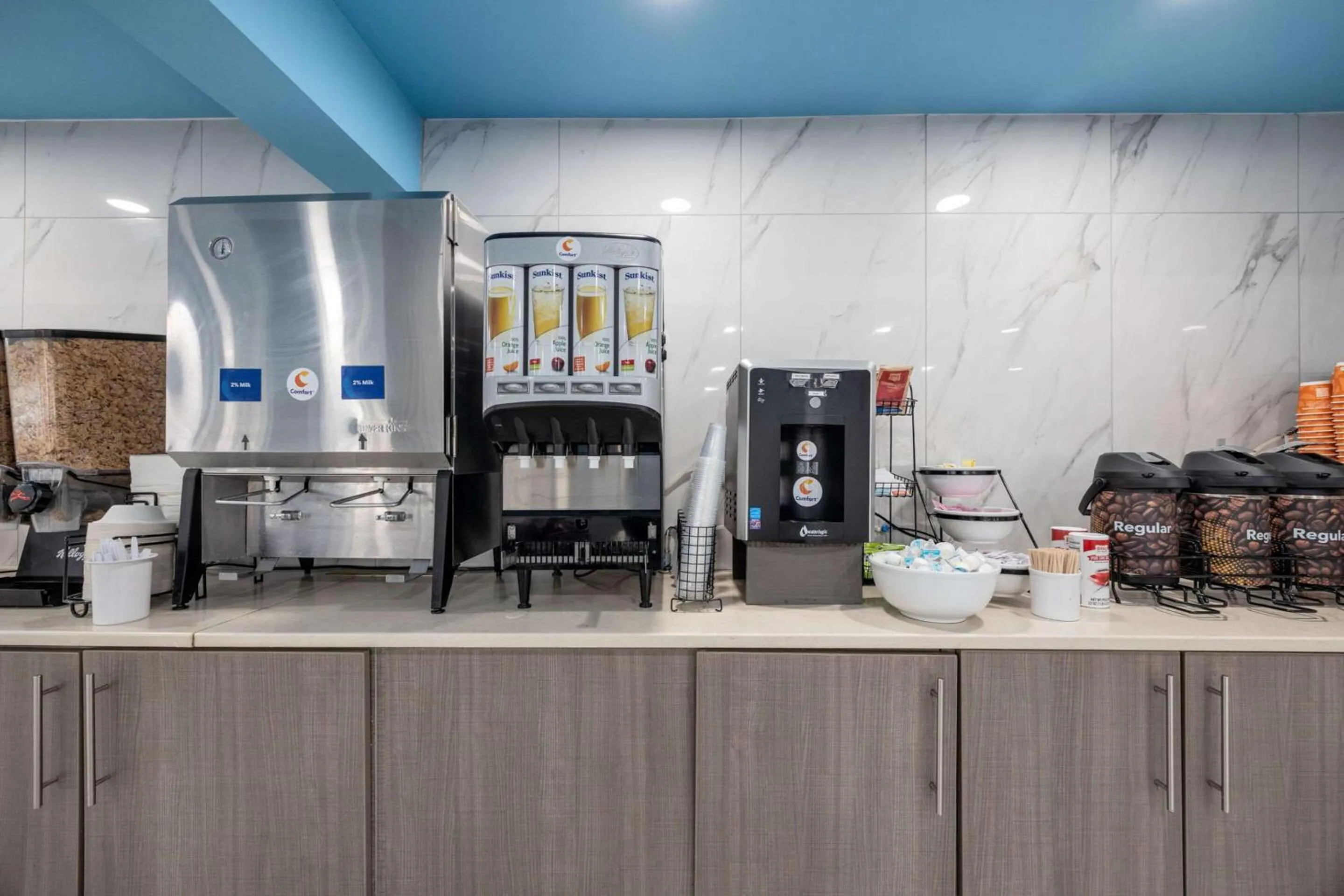 Breakfast in Comfort Inn Downtown Nashville - Music City Center