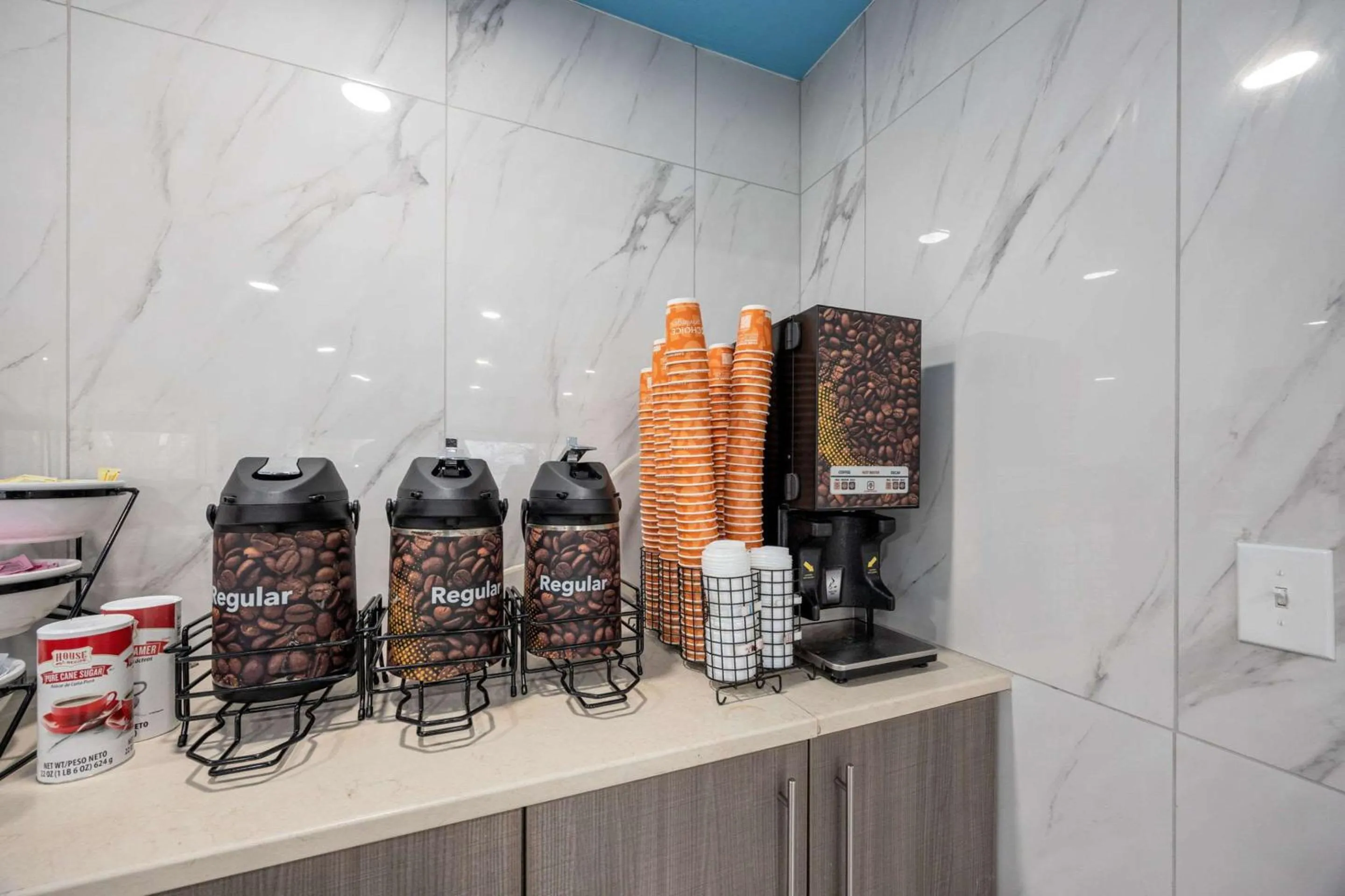 Breakfast in Comfort Inn Downtown Nashville - Music City Center