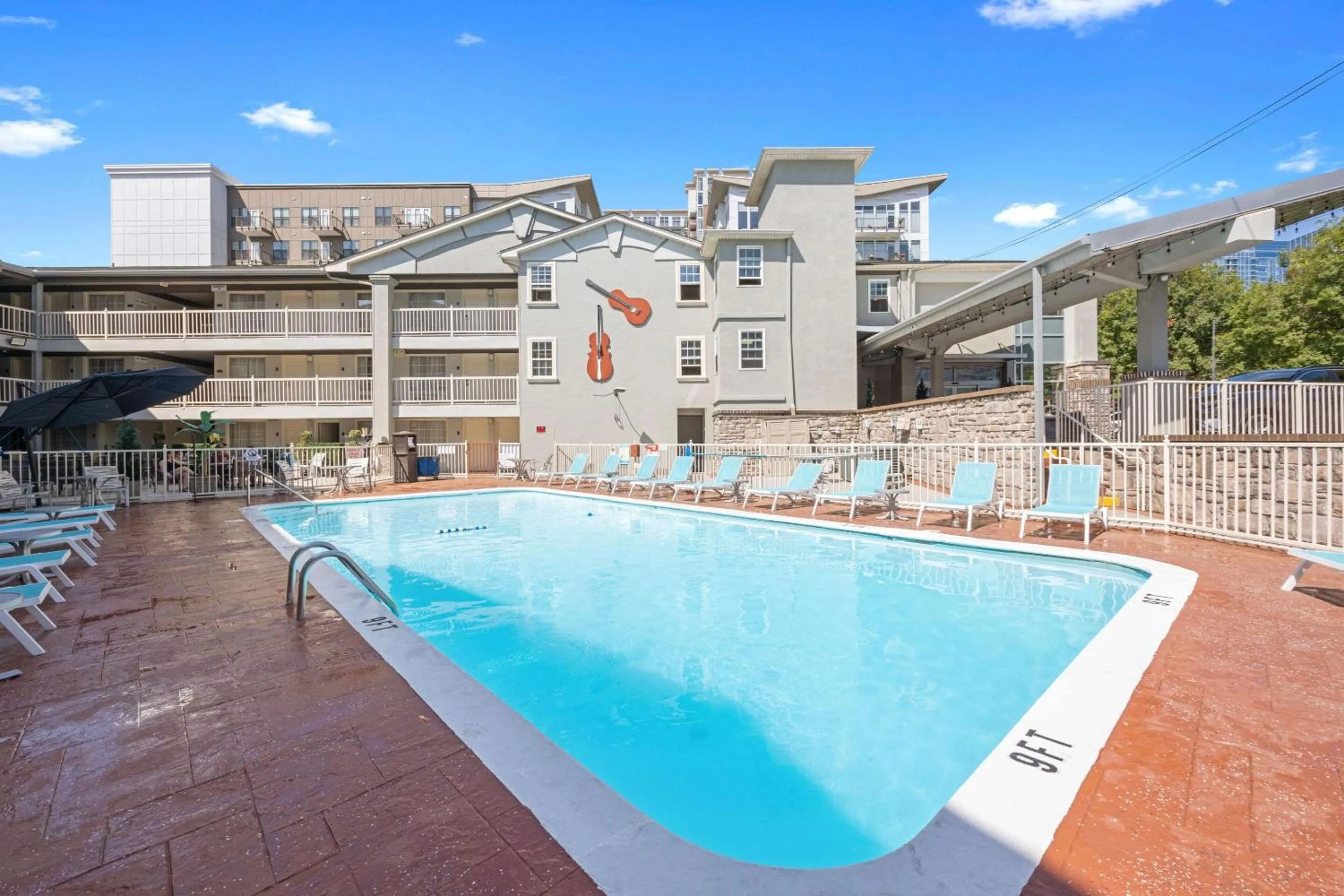 Swimming pool in Comfort Inn Downtown Nashville - Music City Center