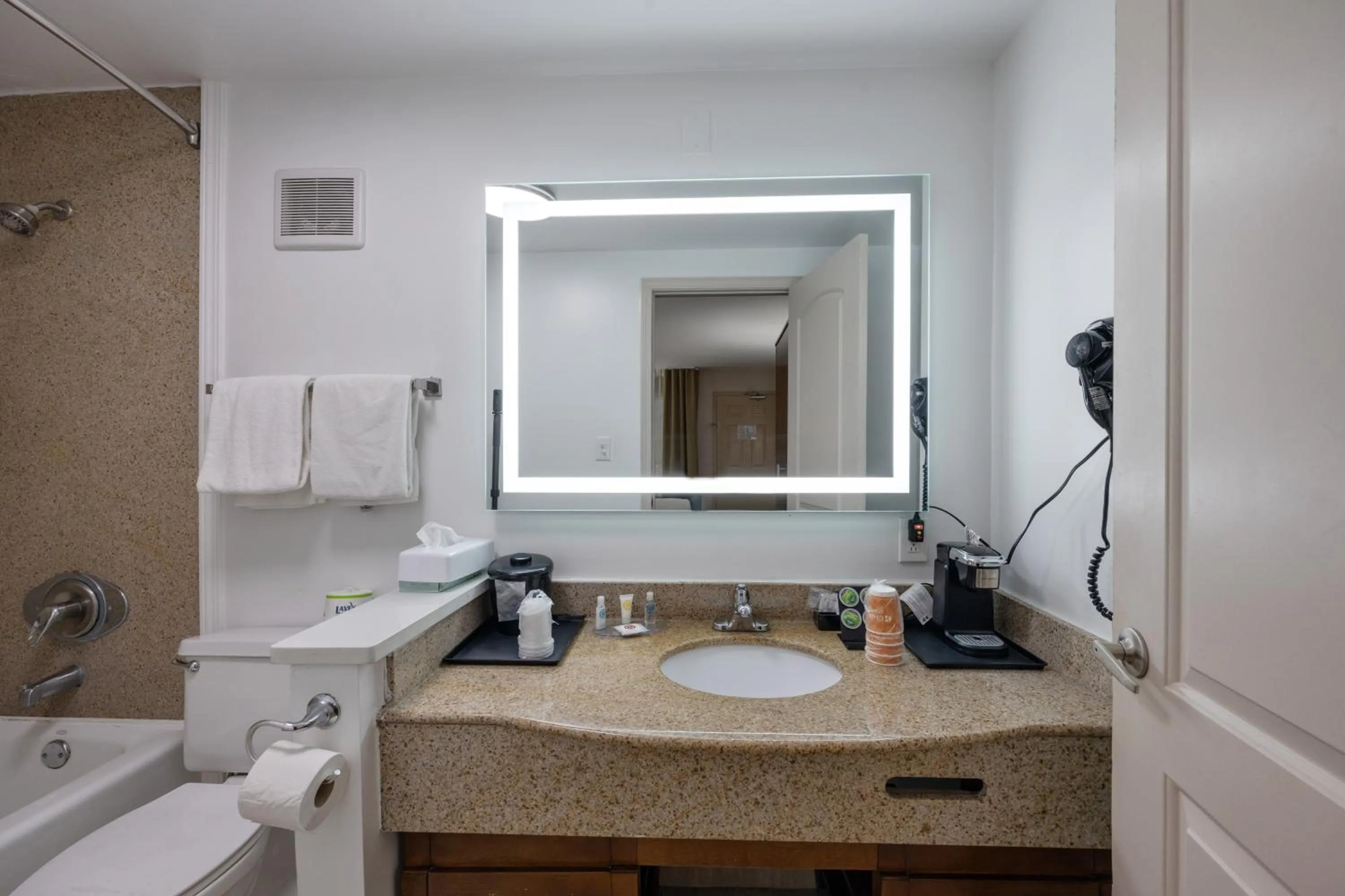 Bathroom in Comfort Inn Downtown Nashville - Music City Center