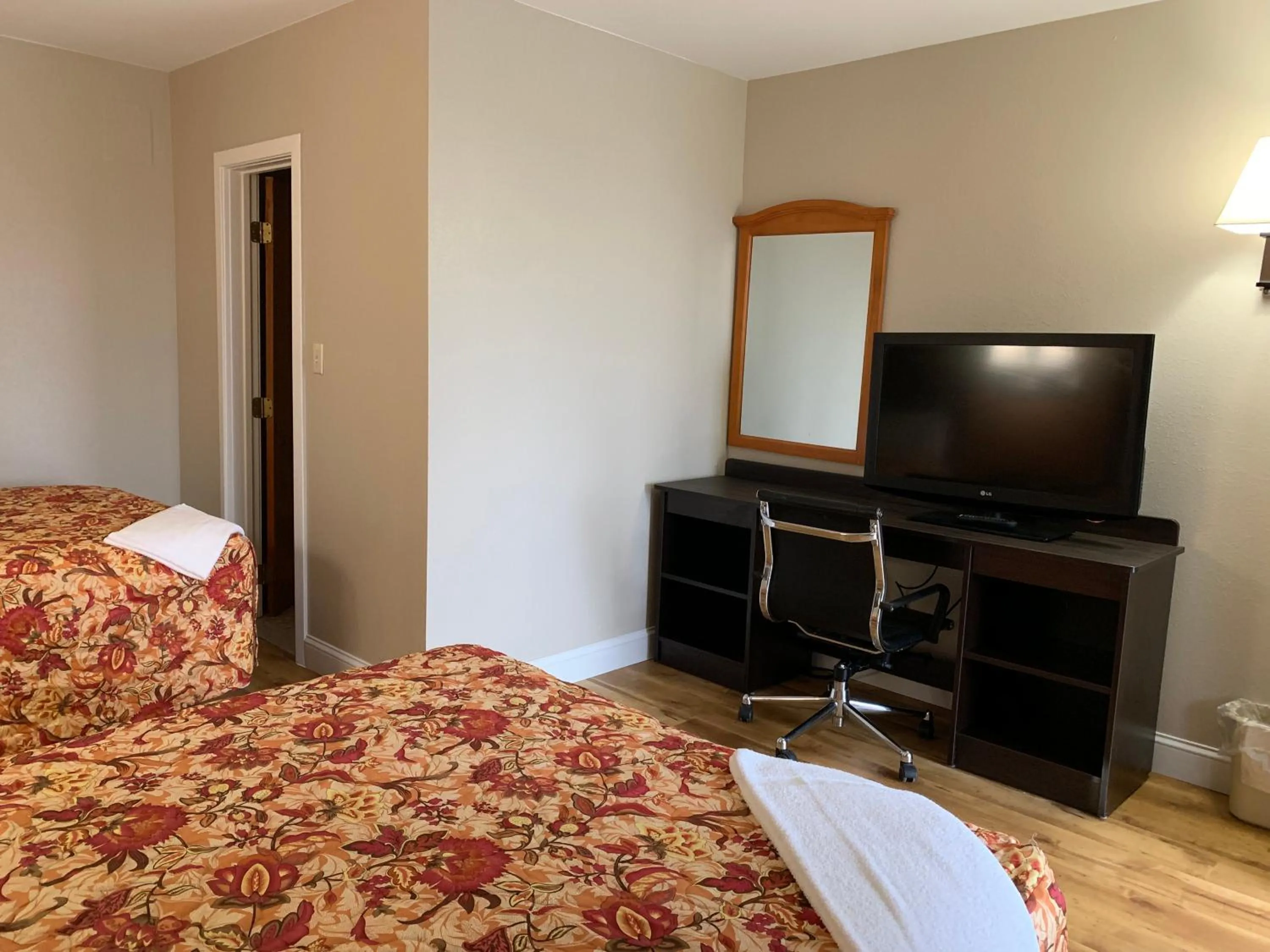 TV and multimedia, Bed in Orbits Inn