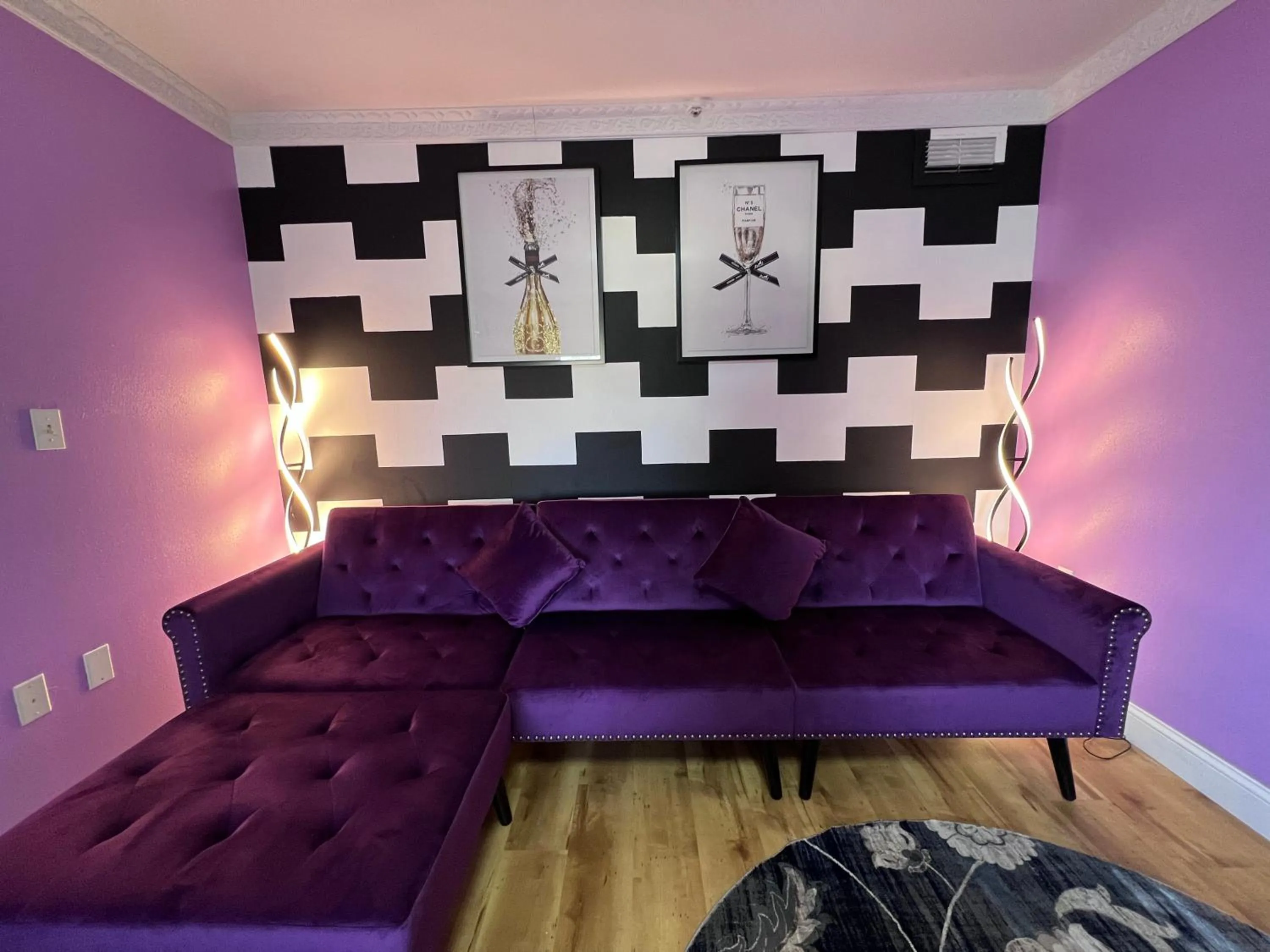 Living room in Orbits Inn