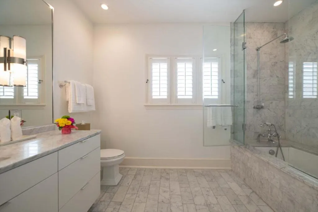 Bathroom in Melrose Mansion