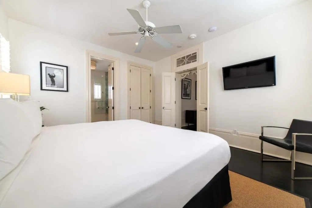 Bedroom, Bed in Melrose Mansion