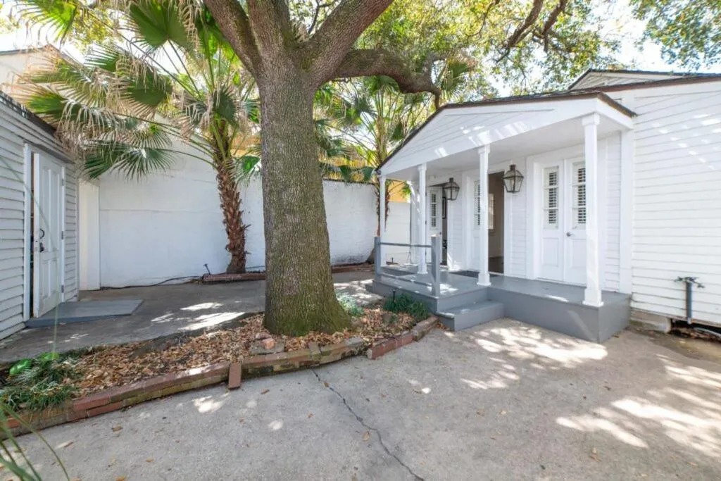 Garden in Melrose Mansion