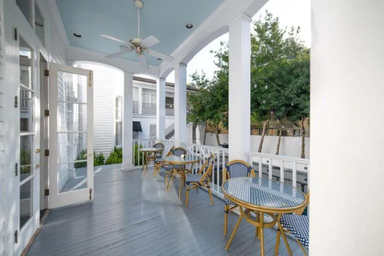 Property building in Melrose Mansion