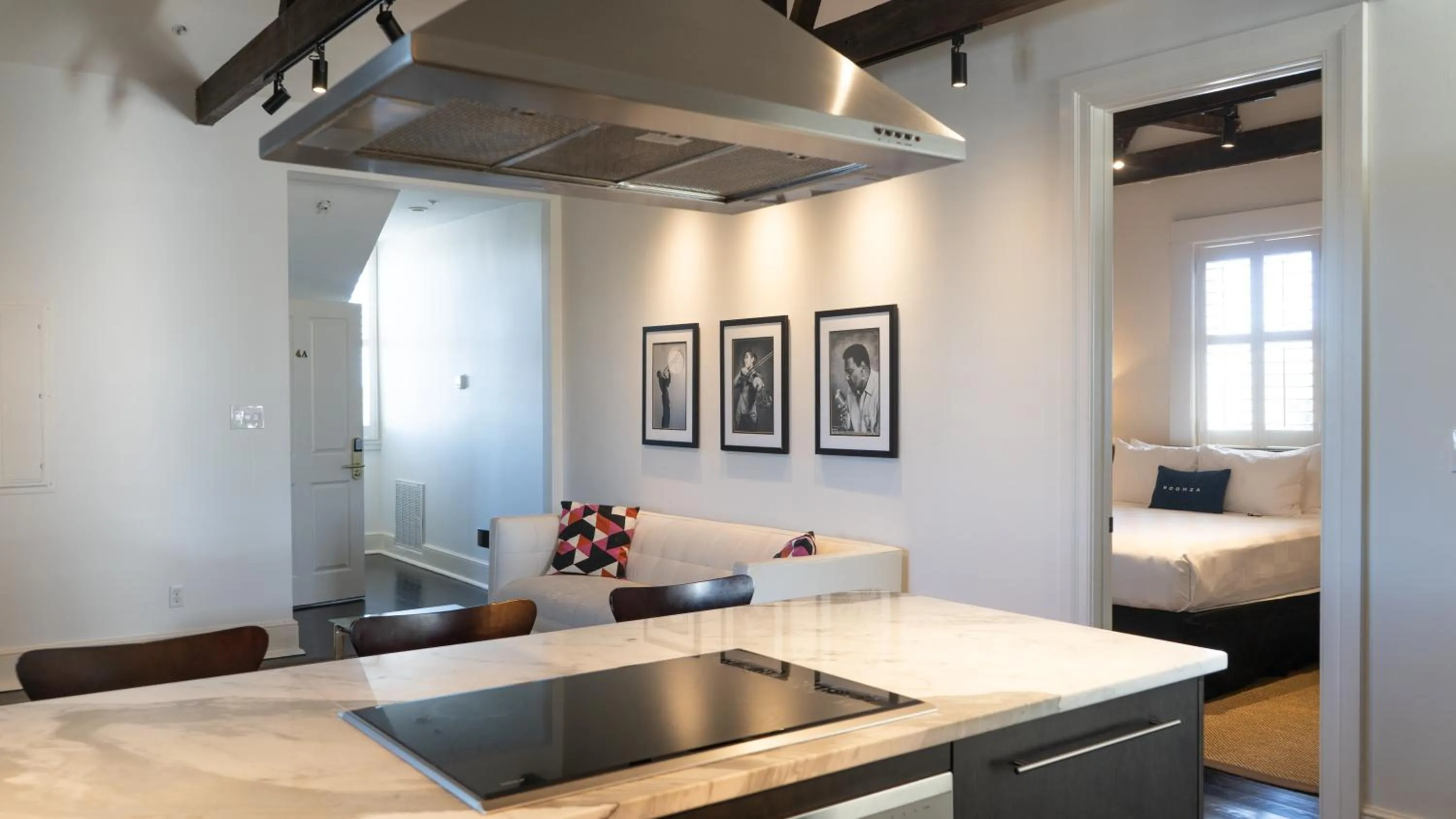 Bed in Melrose Mansion