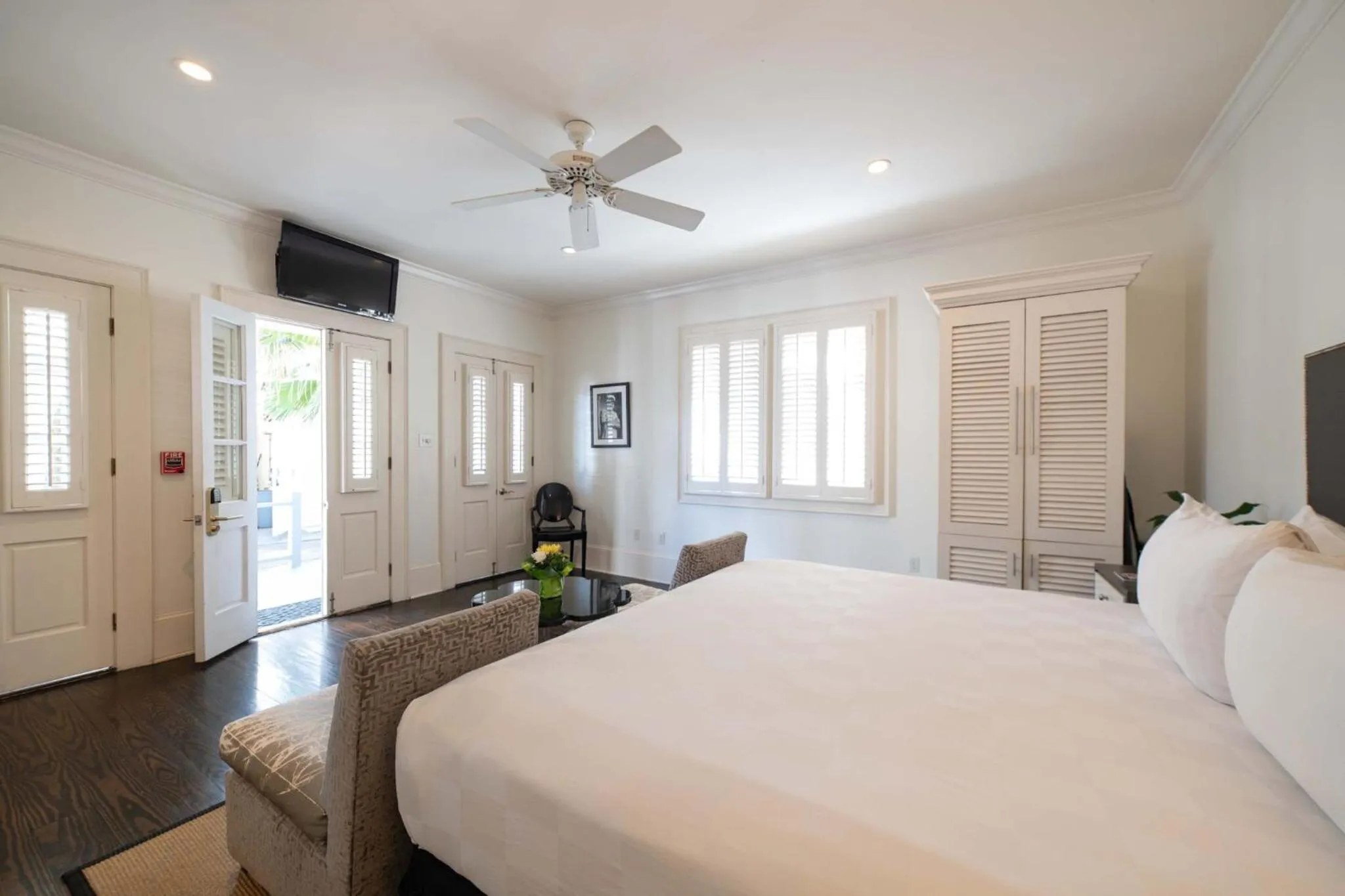 Bedroom, Bed in Melrose Mansion