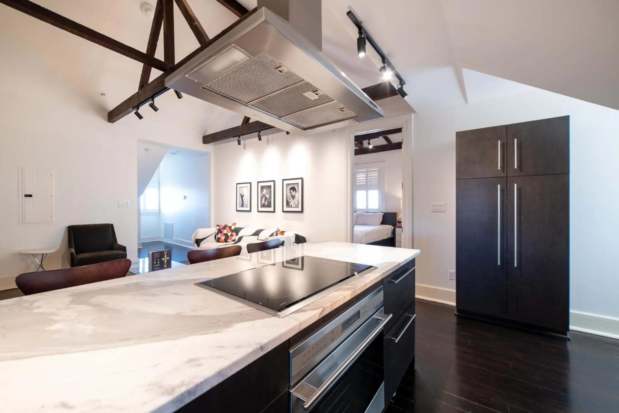 Living room in Melrose Mansion