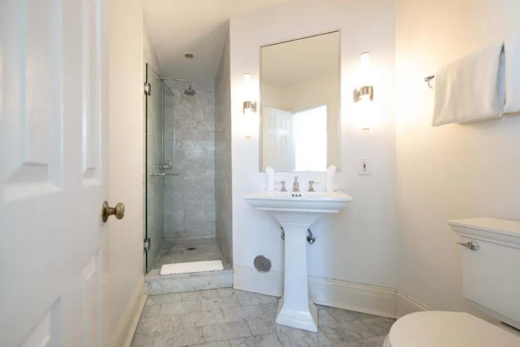 Bathroom in Melrose Mansion