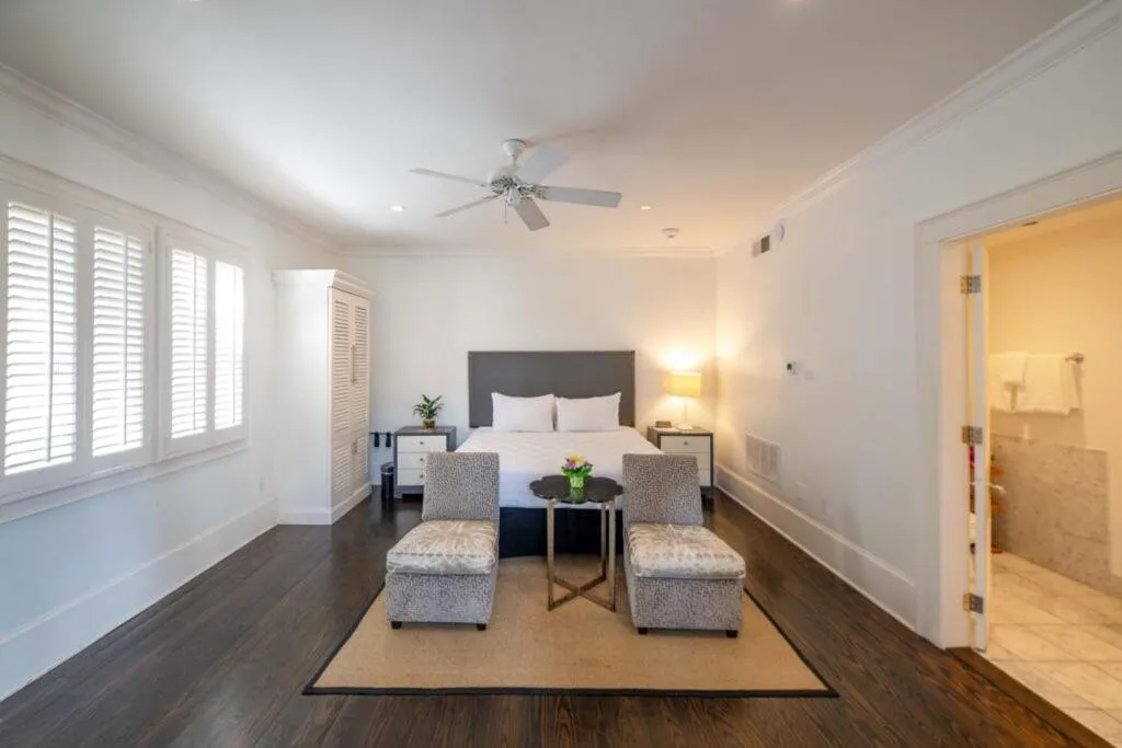 Bedroom, Bed in Melrose Mansion