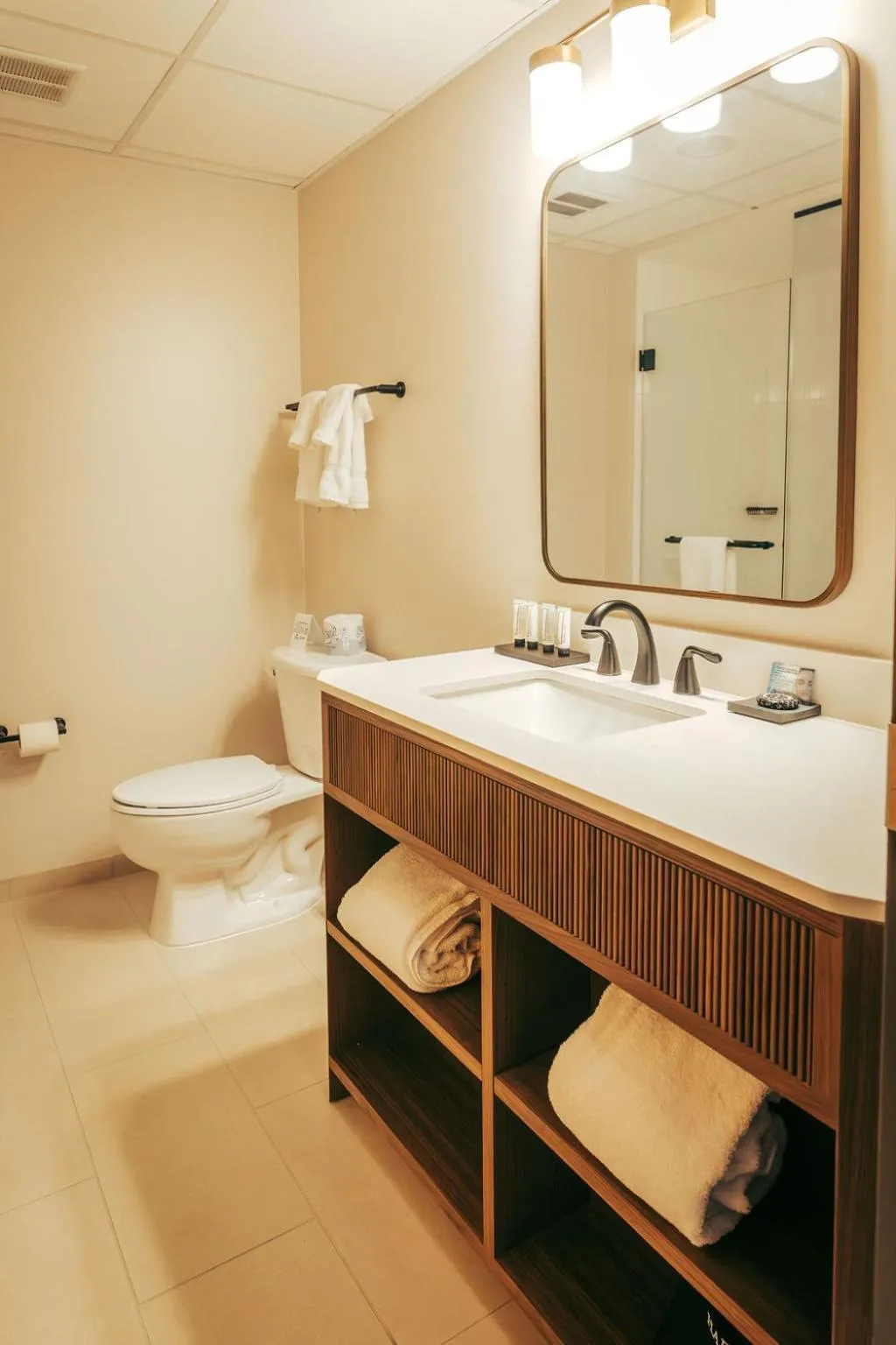 Bathroom in The Wylie Inn and Conference Center at Endicott College