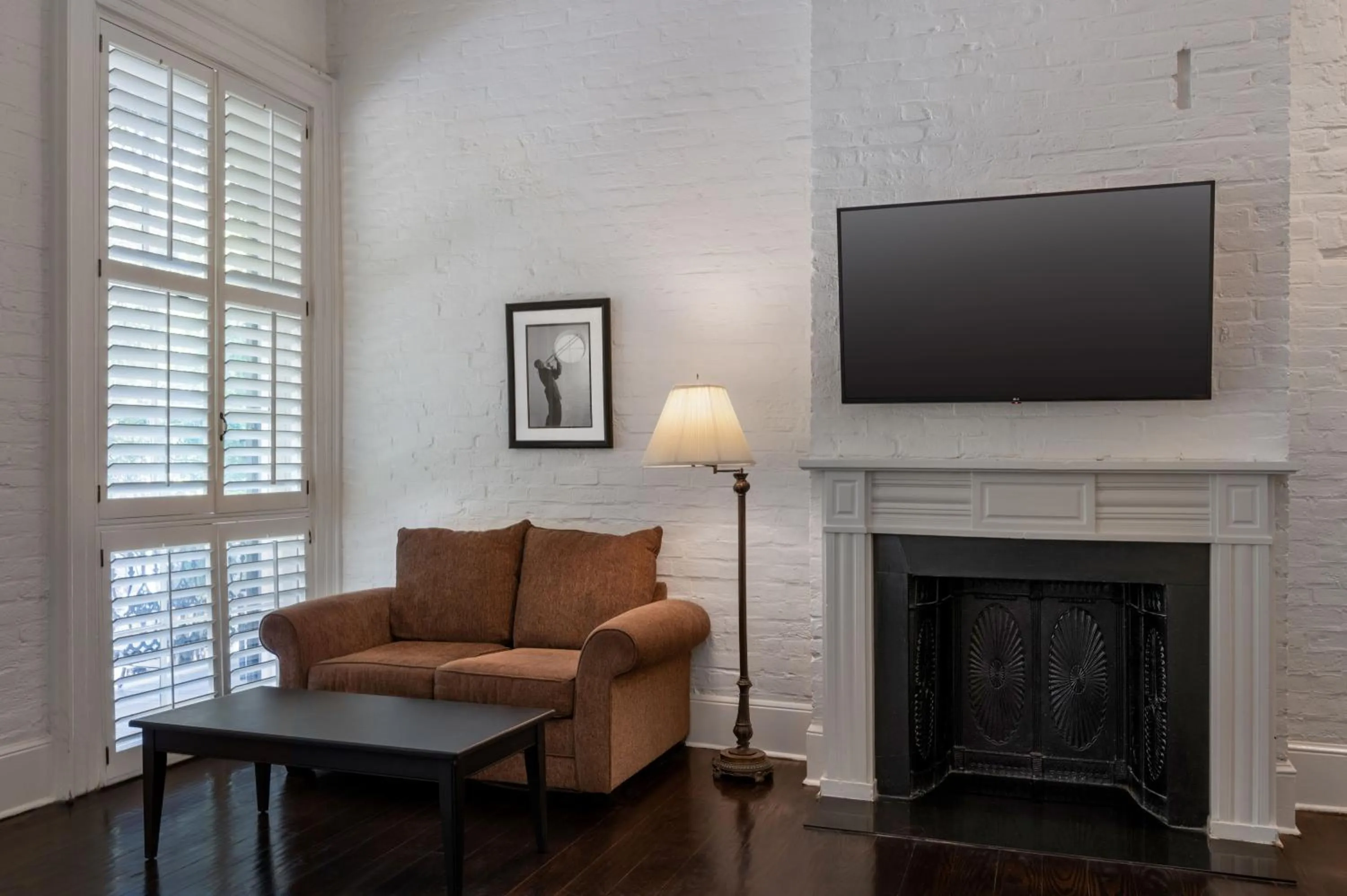 TV and multimedia in Hotel Royal New Orleans