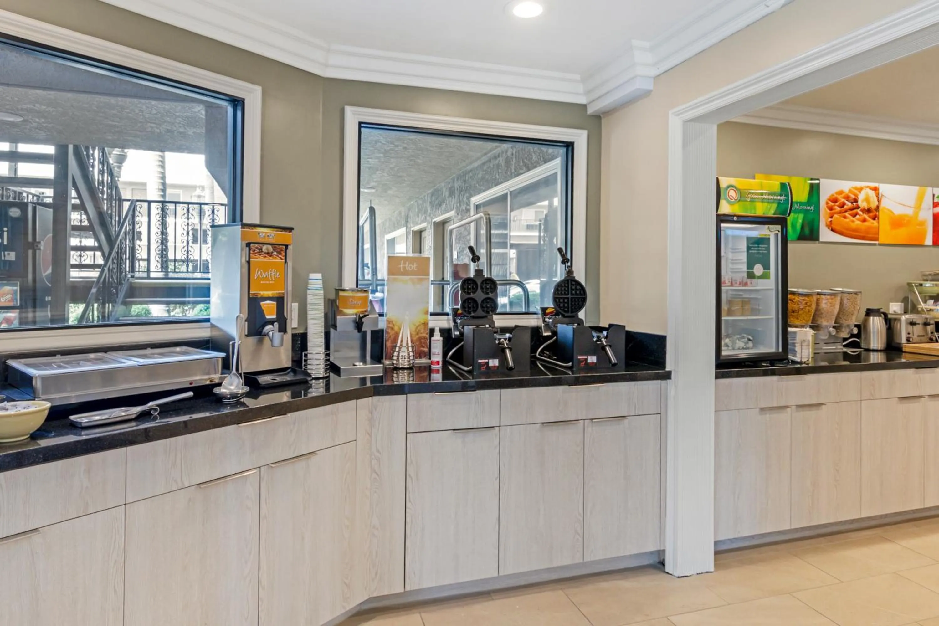 Breakfast in Quality Inn & Suites Anaheim Maingate