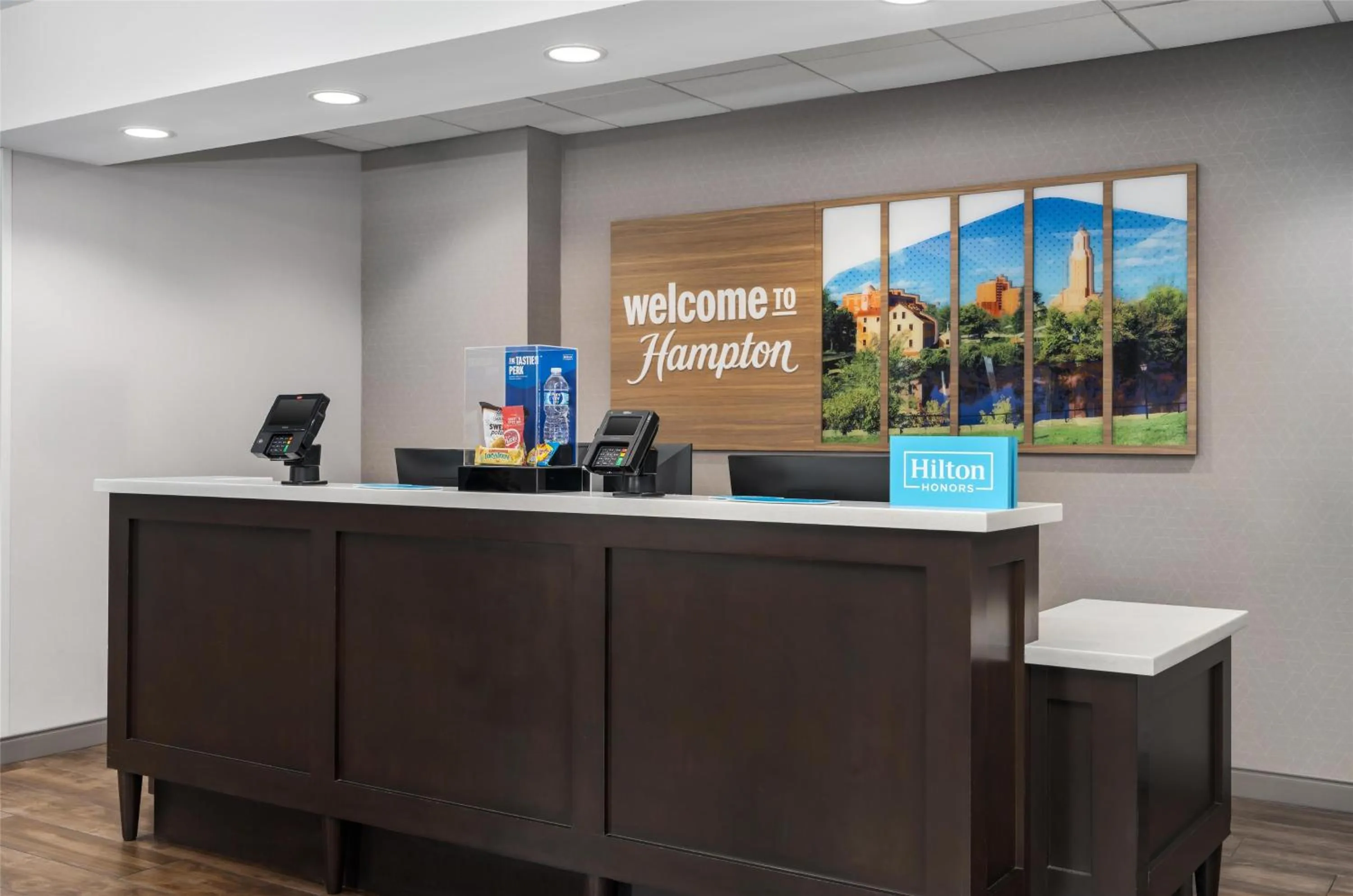 Lobby or reception in Hampton Inn-Pawtucket, RI
