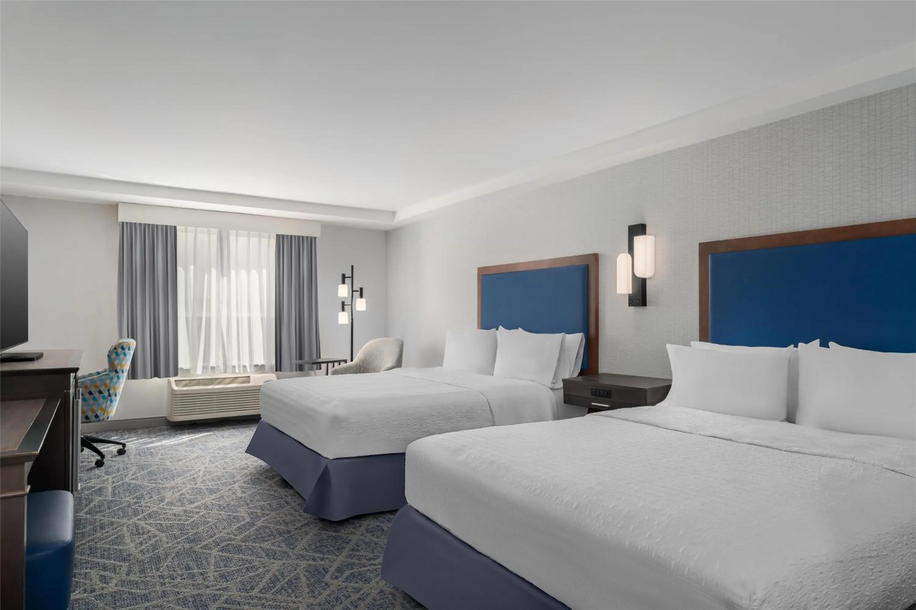 Bed in Hampton Inn-Pawtucket, RI