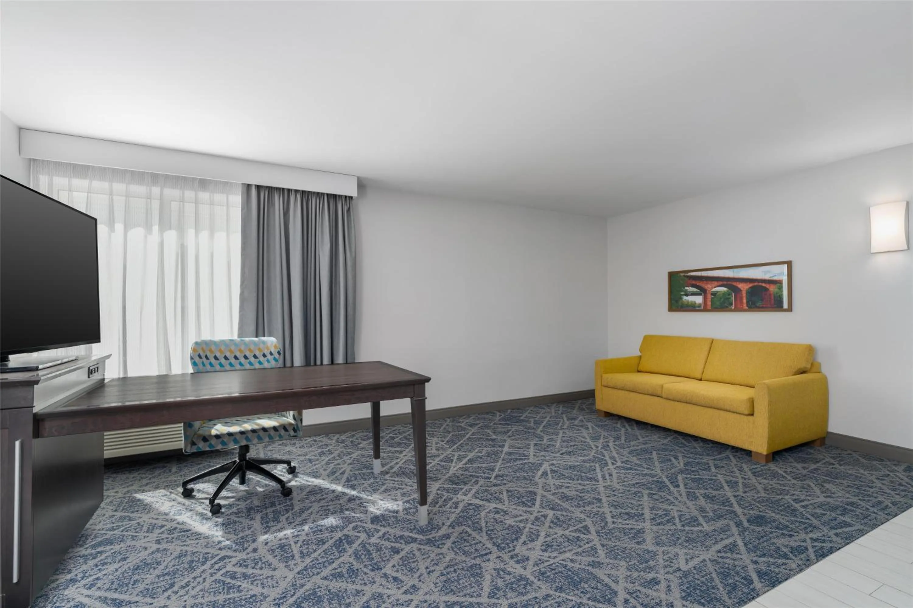 Bedroom in Hampton Inn-Pawtucket, RI