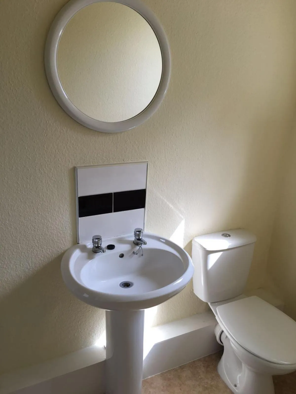 Bathroom in The Tudor House Hotel