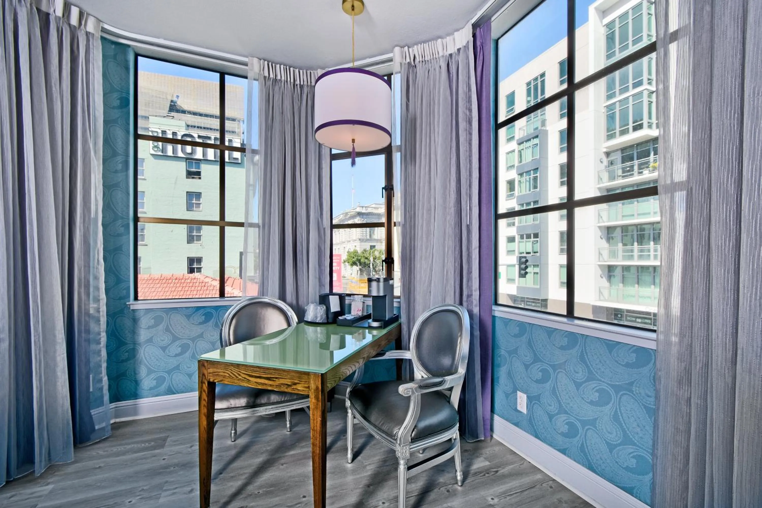 Seating area in Hotel Fiona