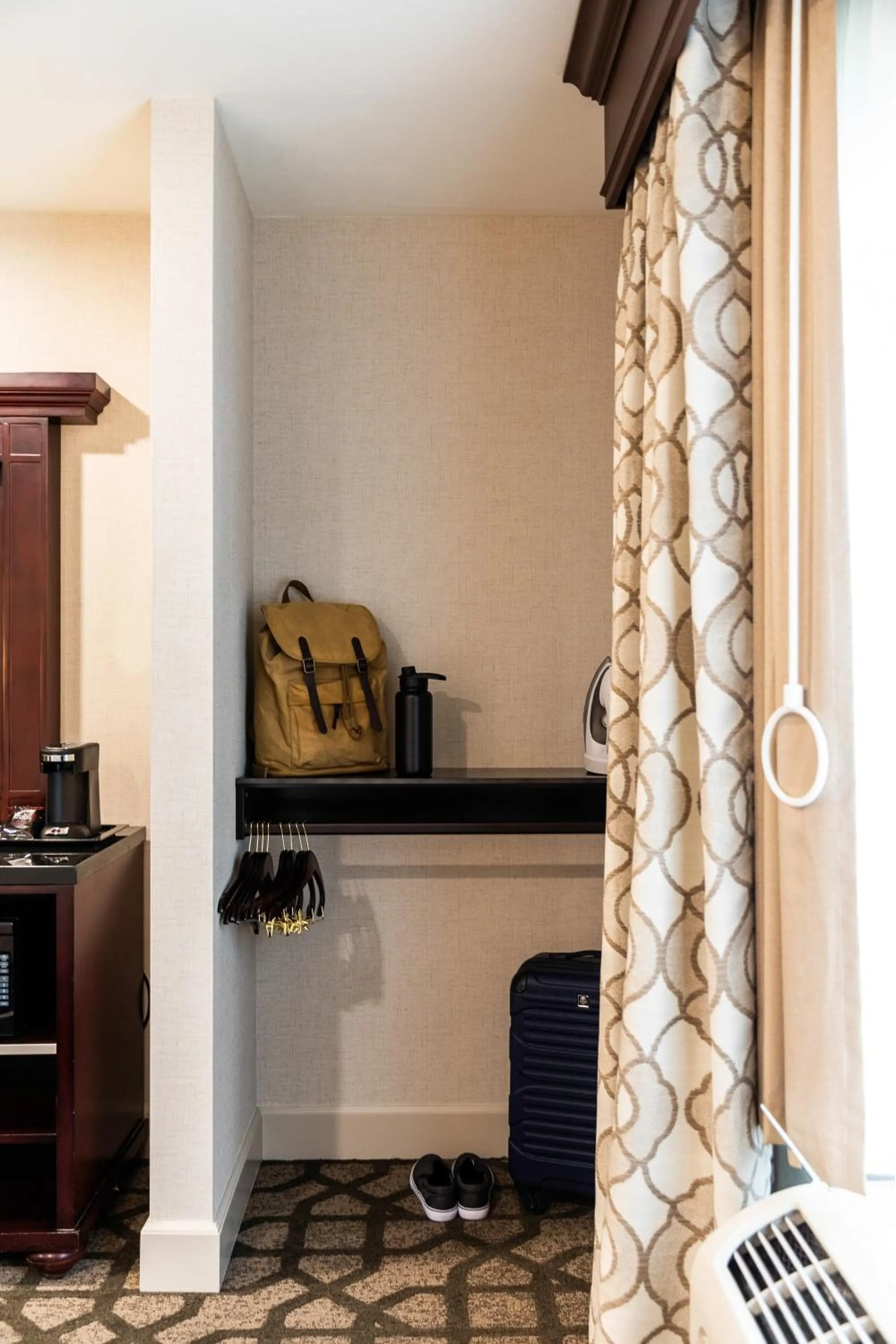 flat iron in Ayres Hotel Redlands - Loma Linda