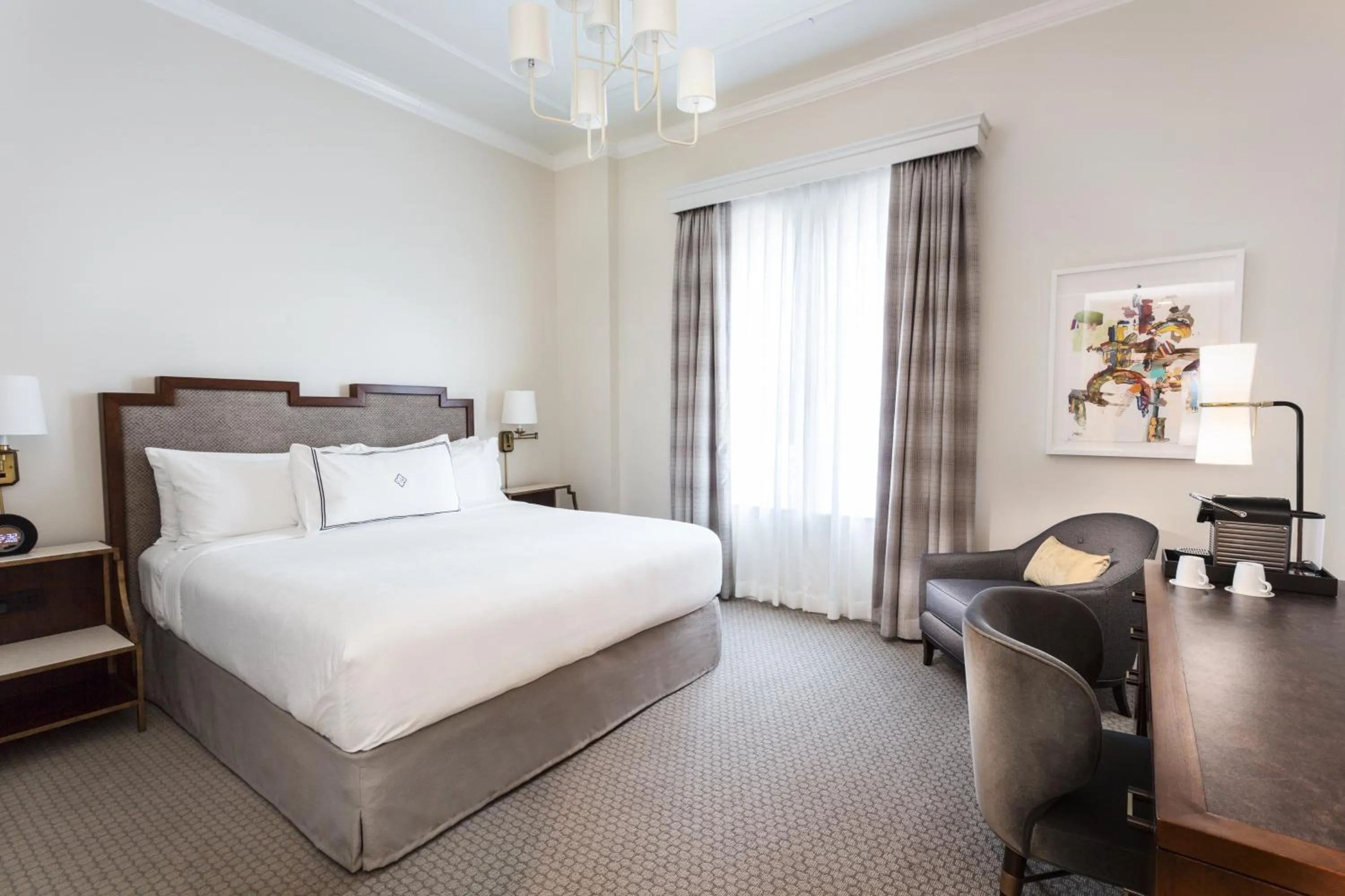 Bed in The Lancaster Hotel