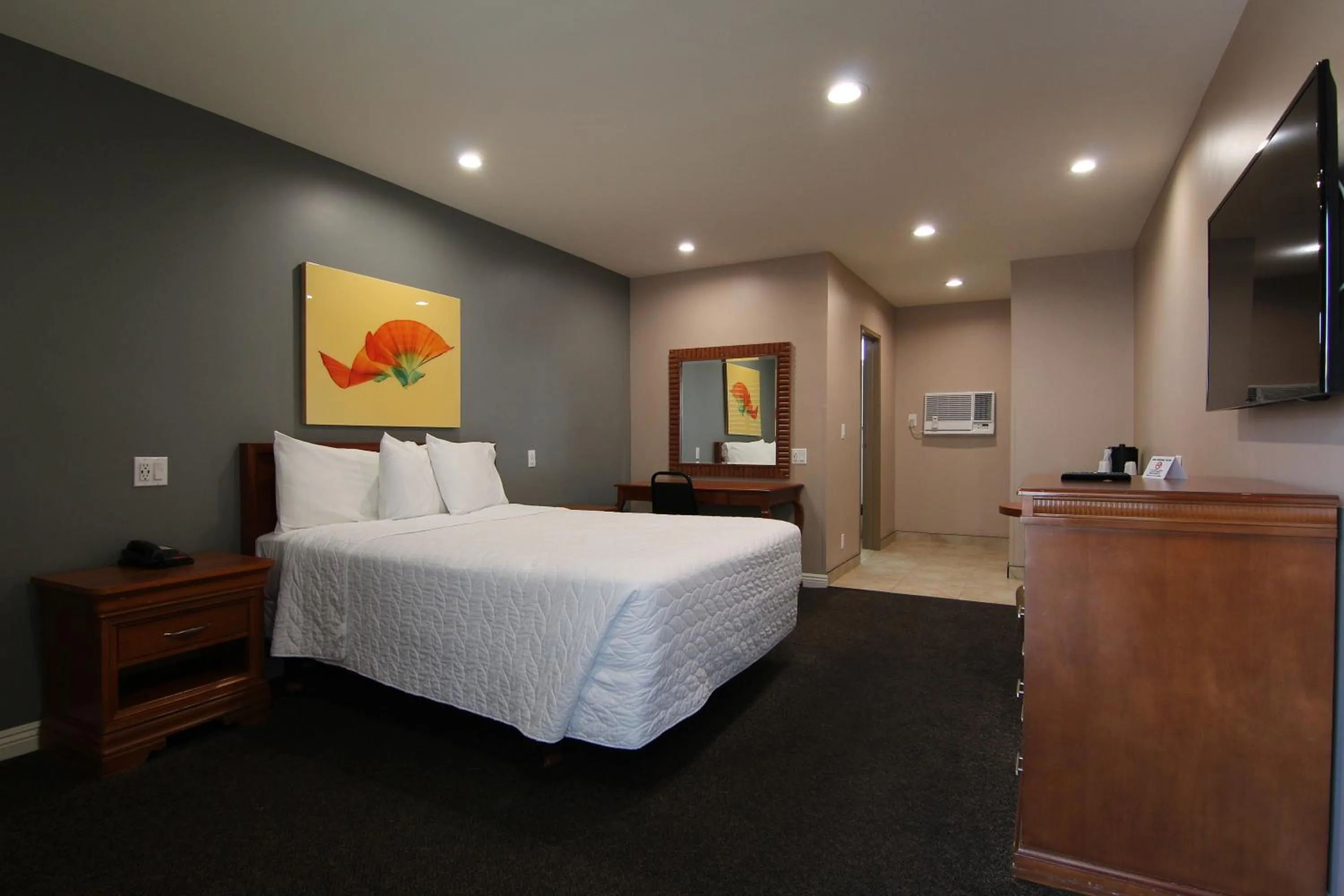 Bed in Dunes Inn - Wilshire