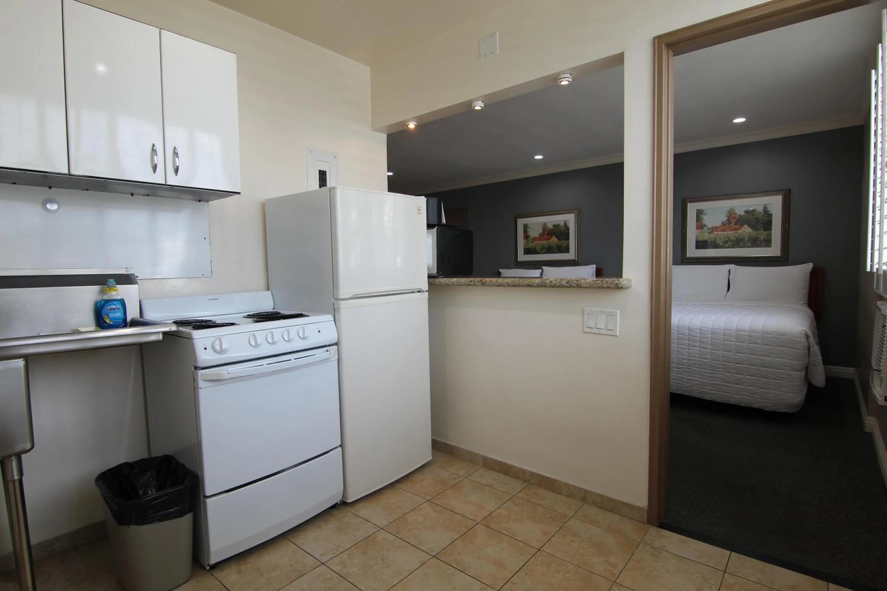 Kitchen or kitchenette in Dunes Inn - Wilshire
