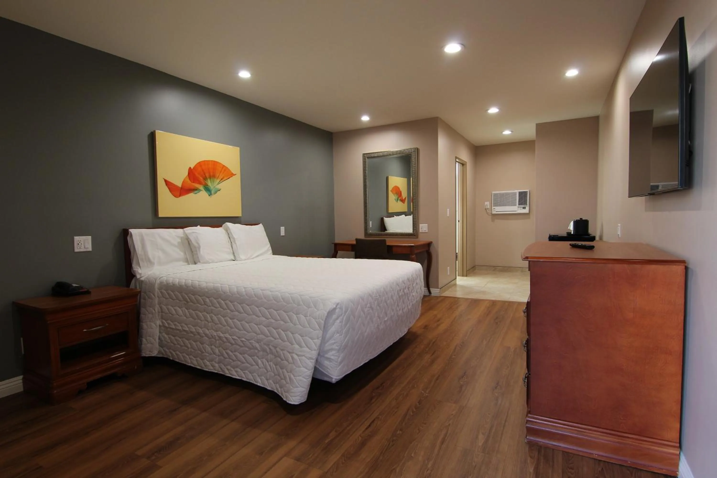 Bed in Dunes Inn - Wilshire