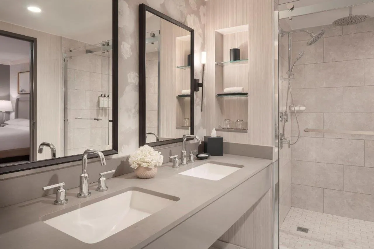 Shower in Grand Hyatt Atlanta in Buckhead