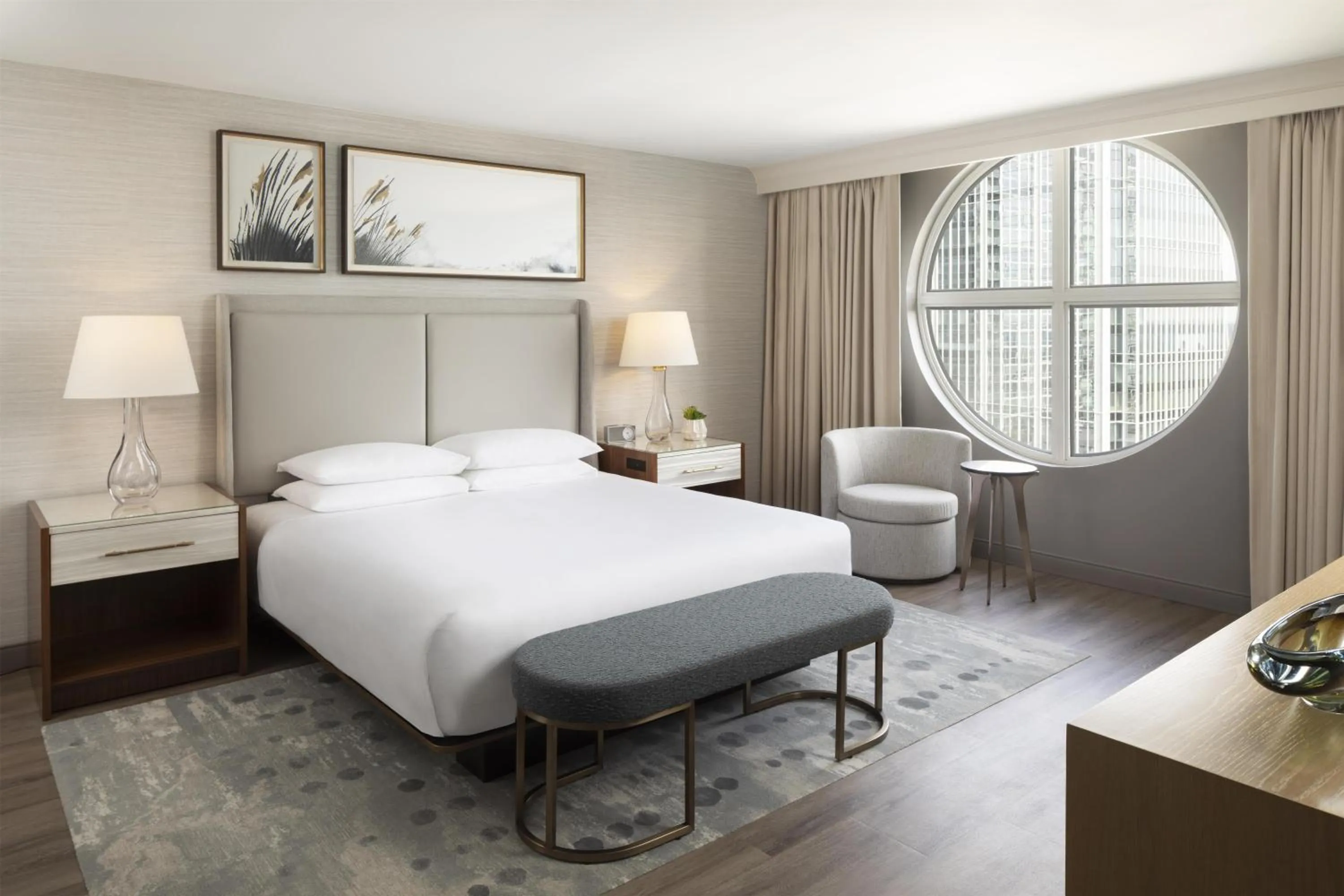 Photo of the whole room, Bed in Grand Hyatt Atlanta in Buckhead