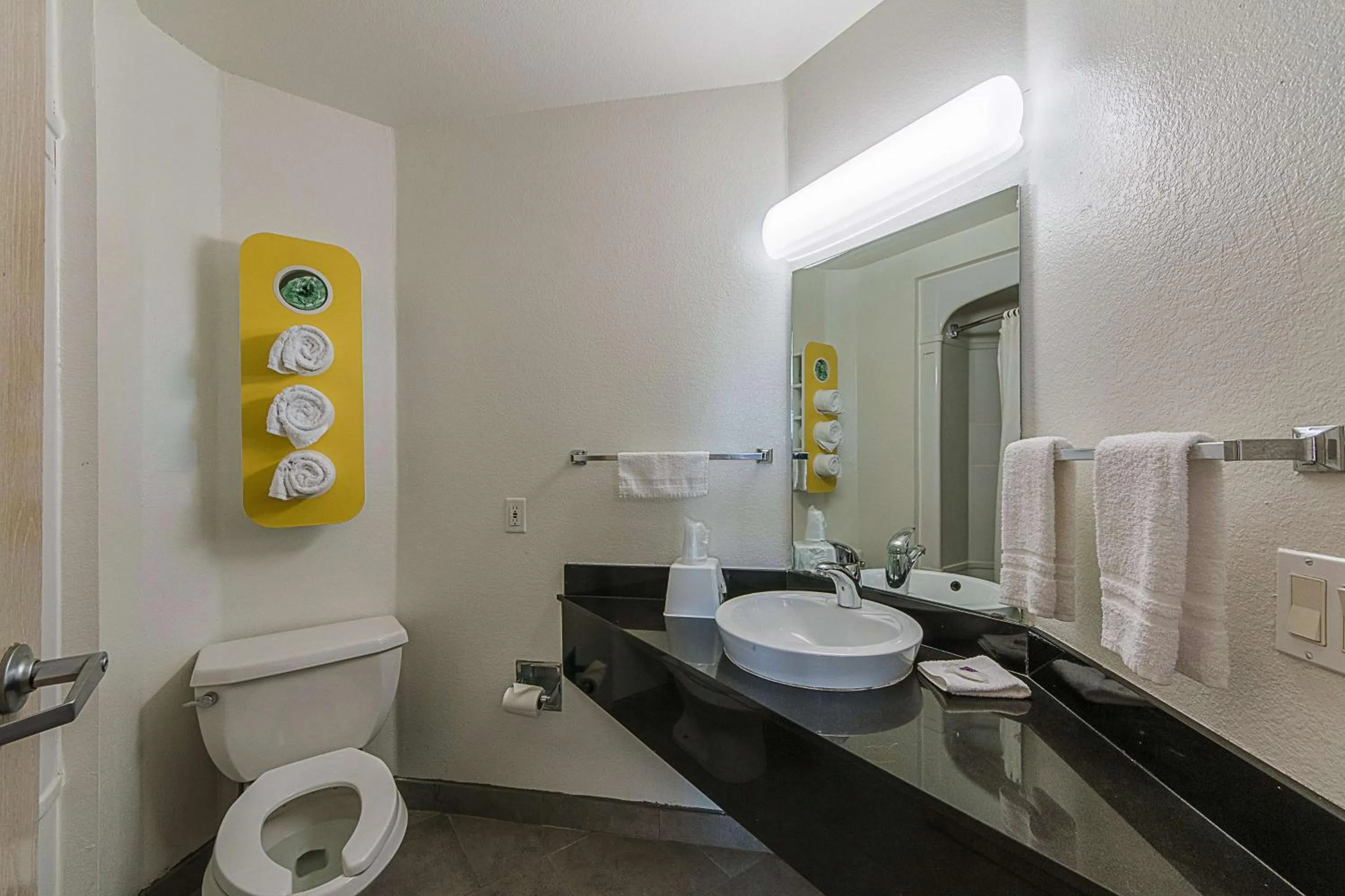 Bathroom in Motel 6-San Antonio, TX - Downtown - Alamo Dome