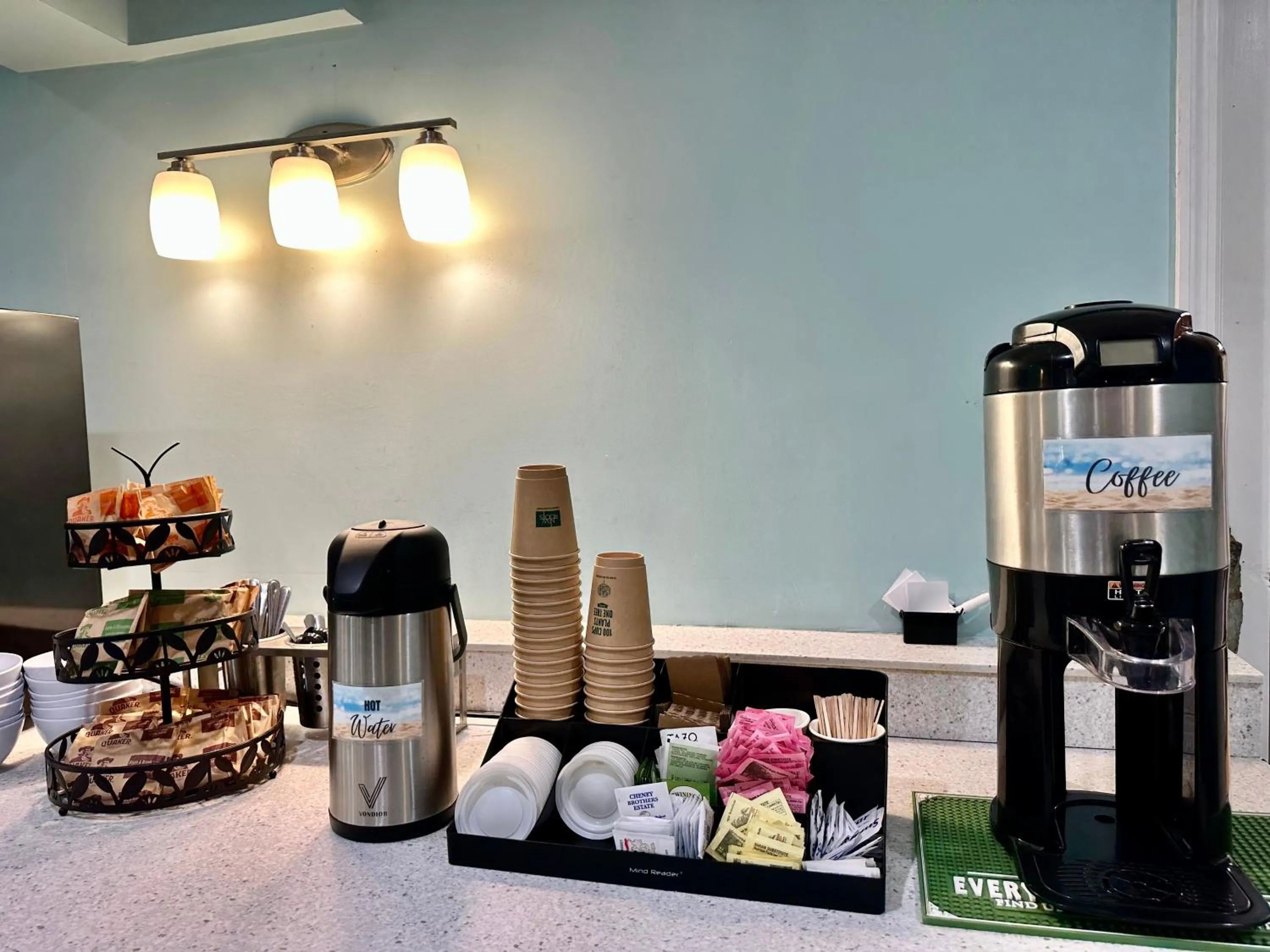 Breakfast in Gilbert's Resort & Marina