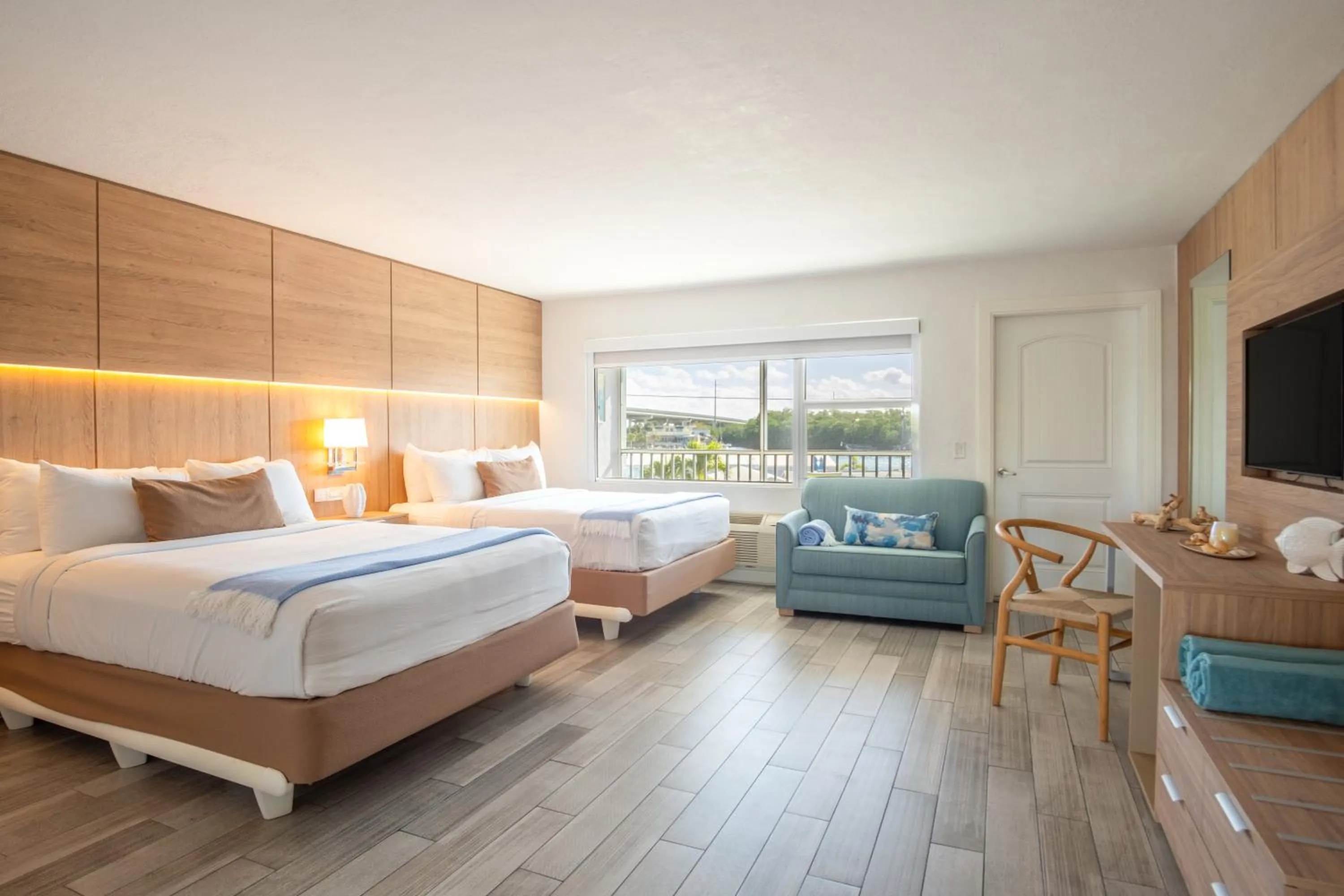 Bed in Gilbert's Resort & Marina