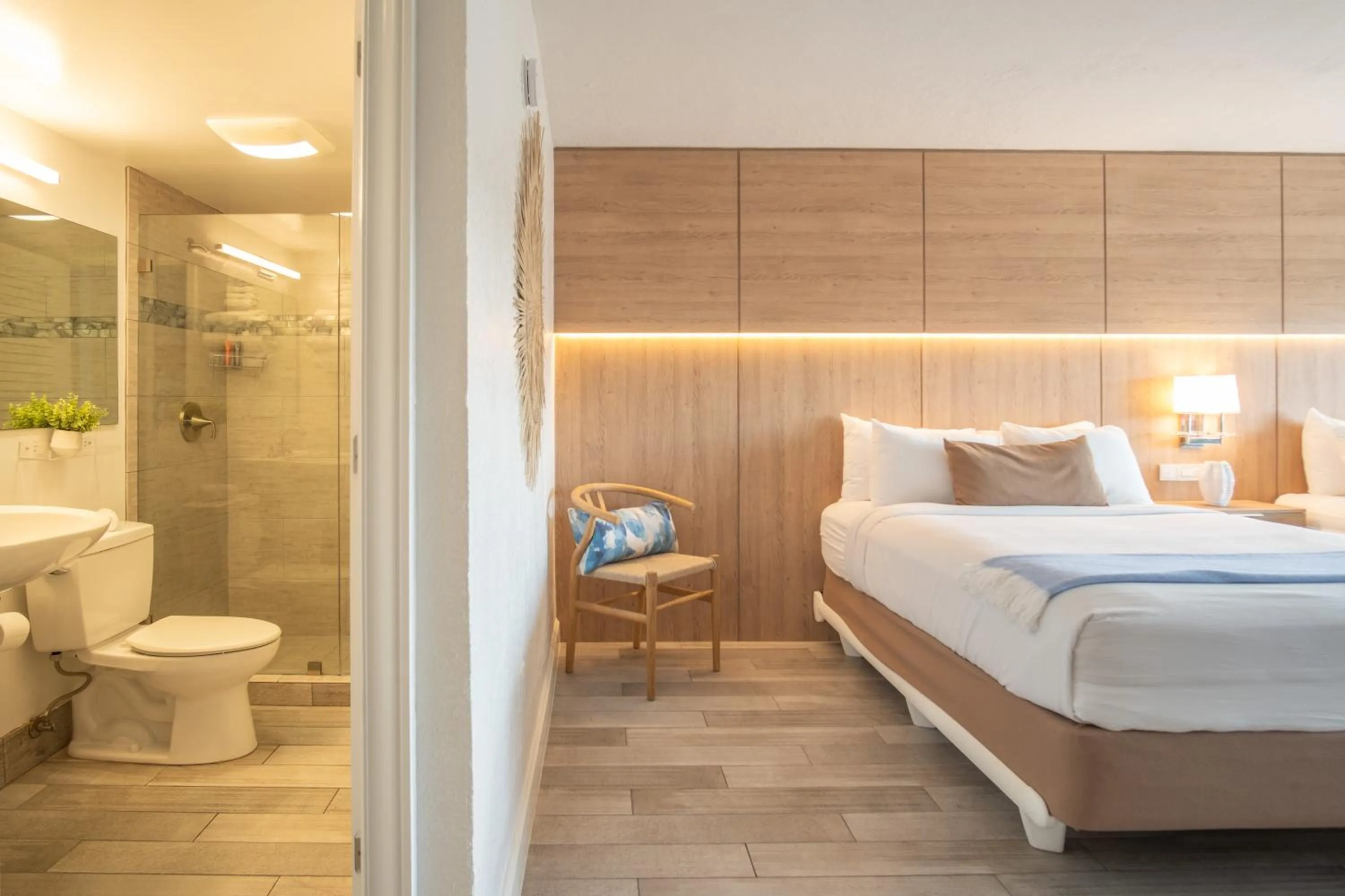 Shower, Bed in Gilbert's Resort & Marina