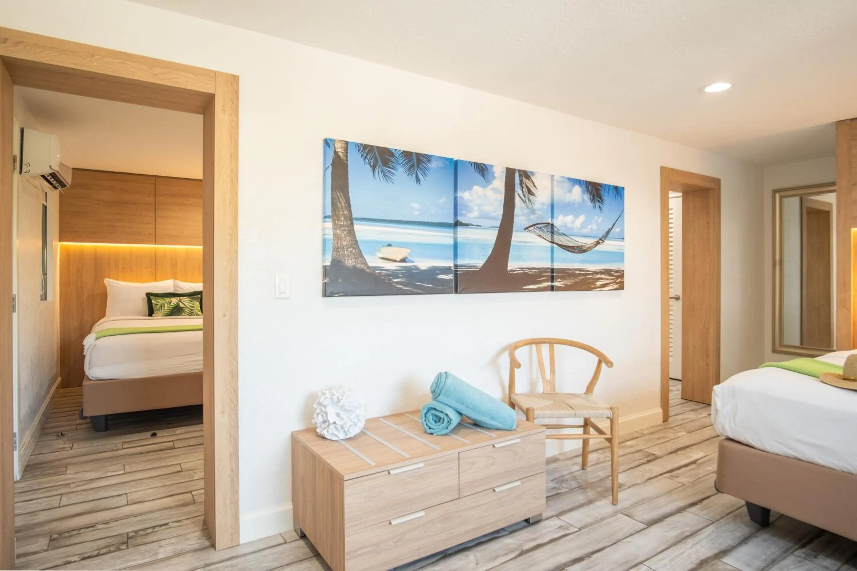 Bedroom, Bed in Gilbert's Resort & Marina