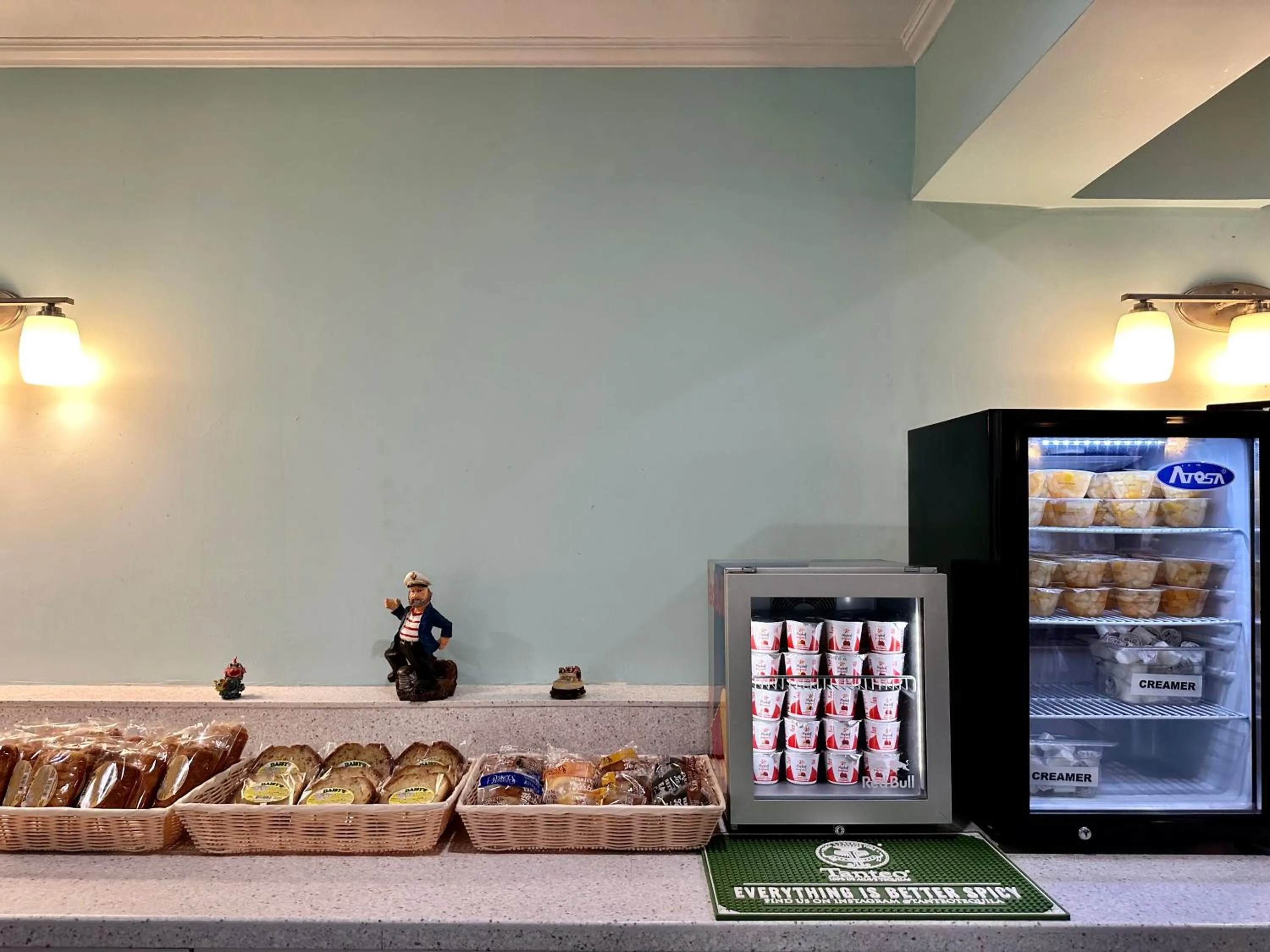 Breakfast in Gilbert's Resort & Marina