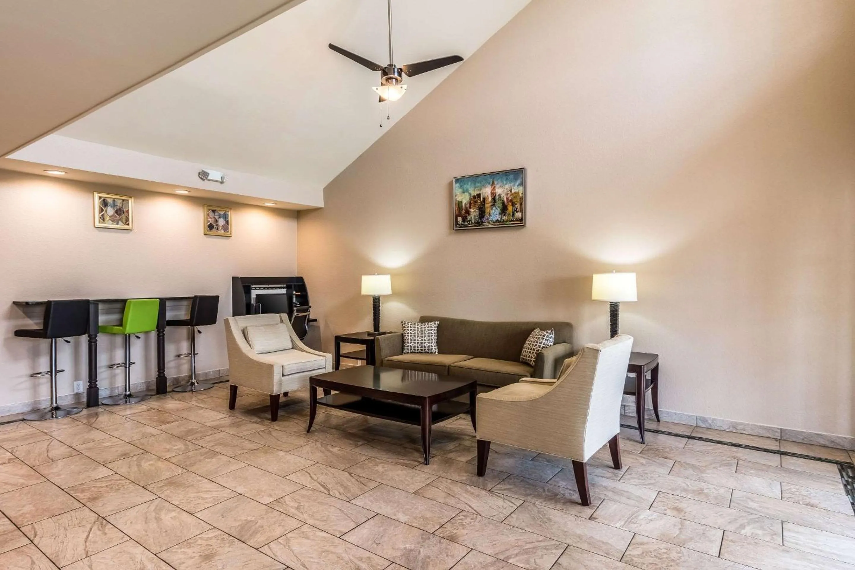 Lobby or reception in Quality Inn University Area