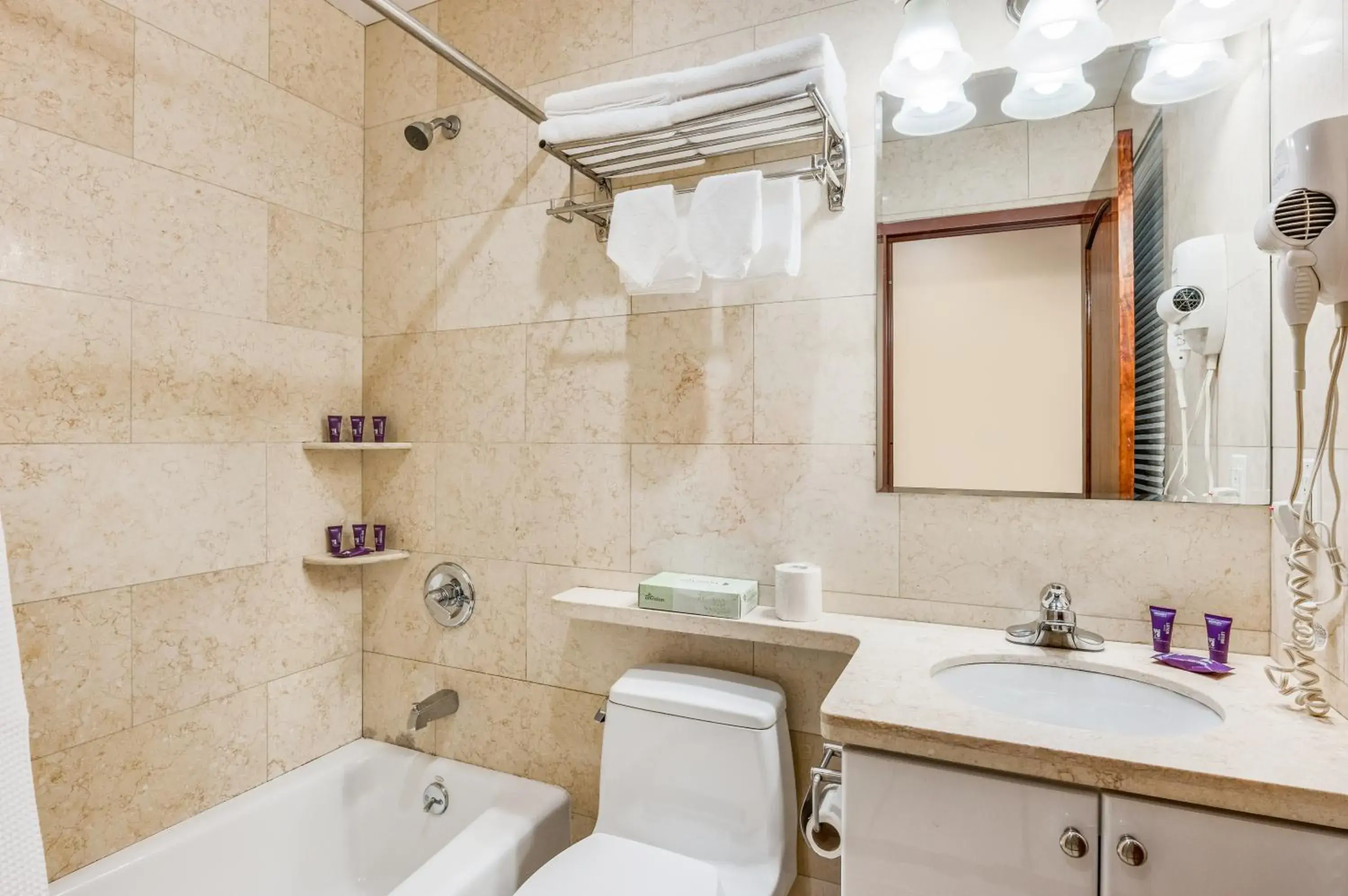 King Room in Knights Inn Brooklyn Sunset Park King Room in Knights Inn Brooklyn Sunset Park