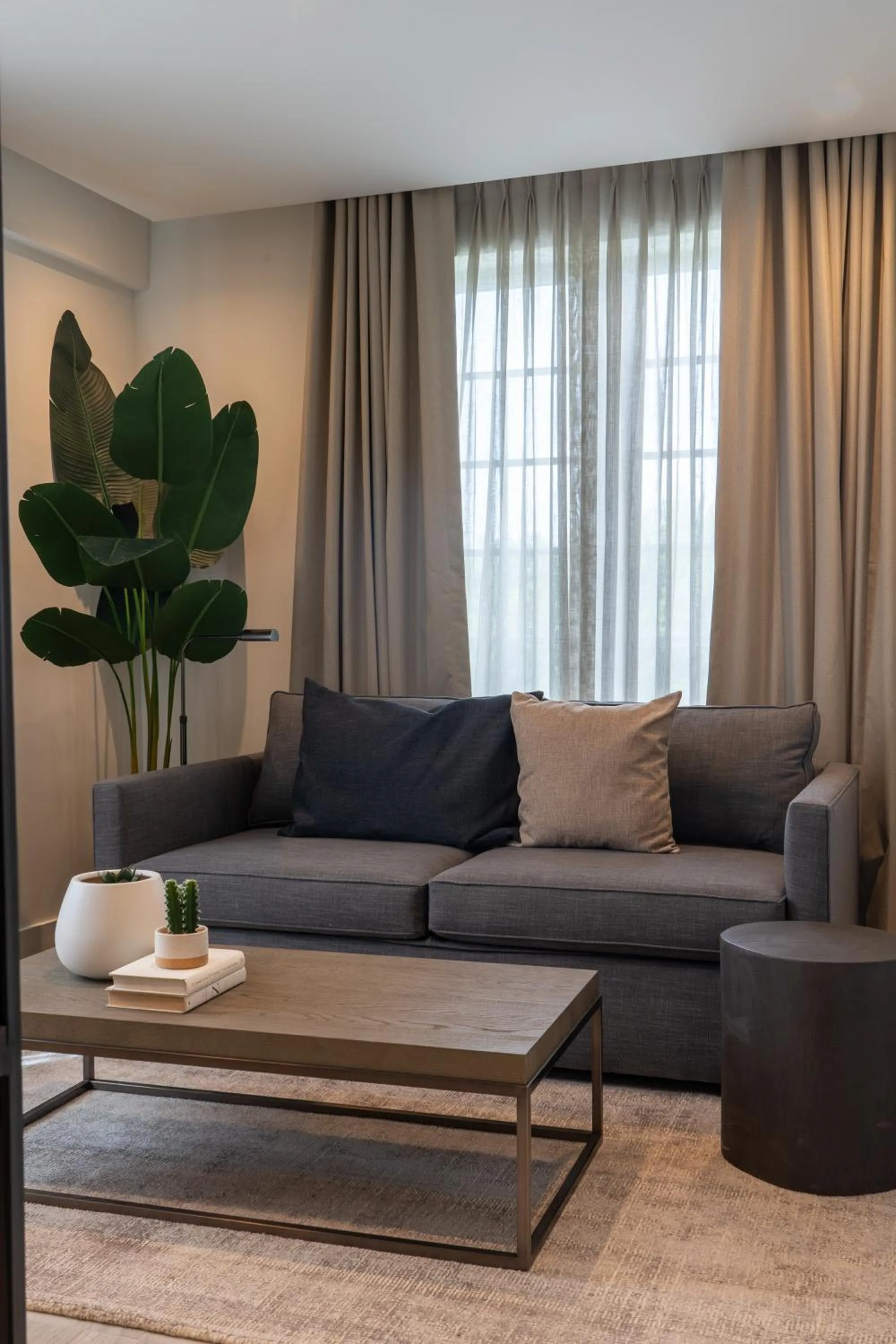 Seating area in Nassau Suite South Beach, an All Suite Hotel