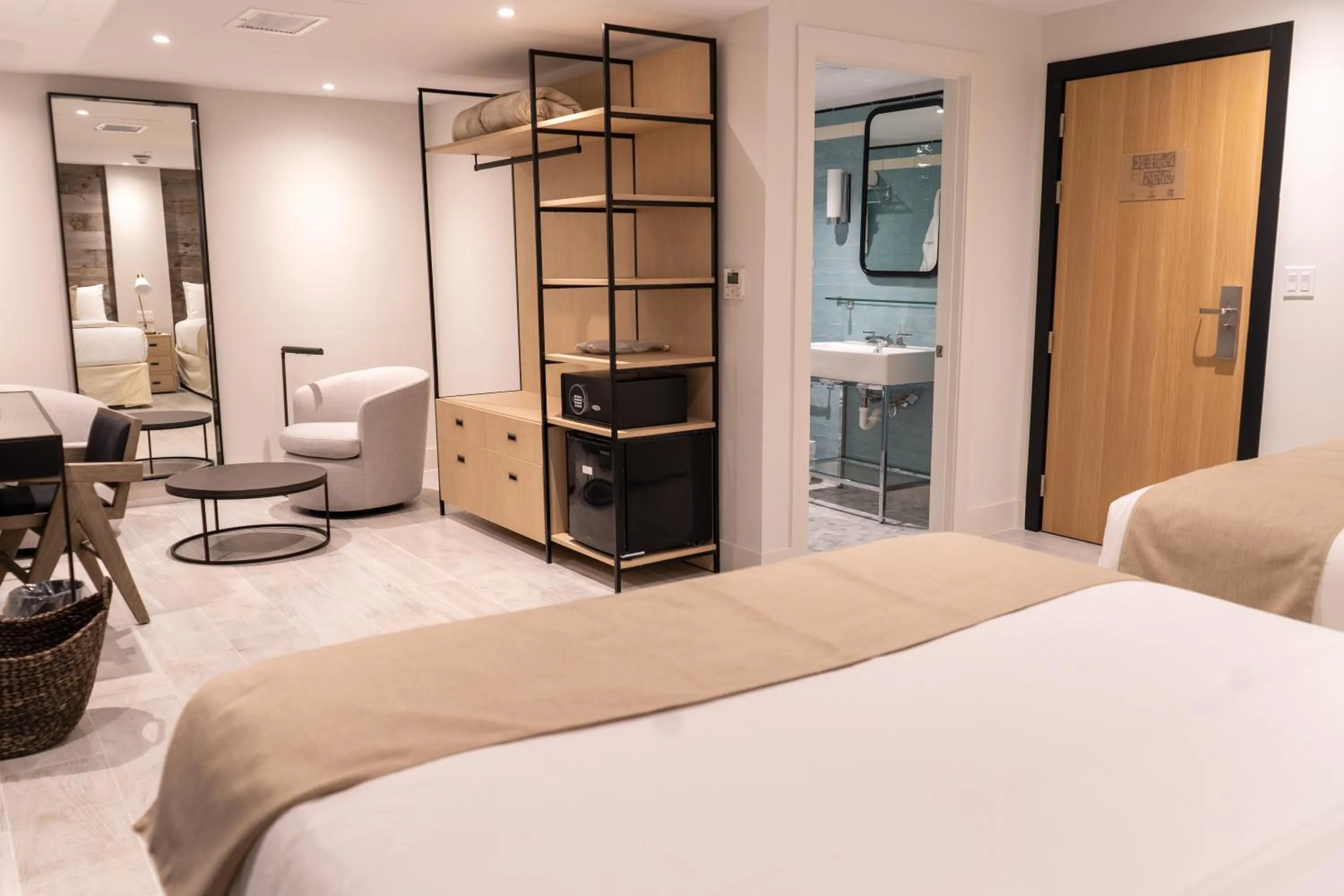 Photo of the whole room, Bed in Nassau Suite South Beach, an All Suite Hotel