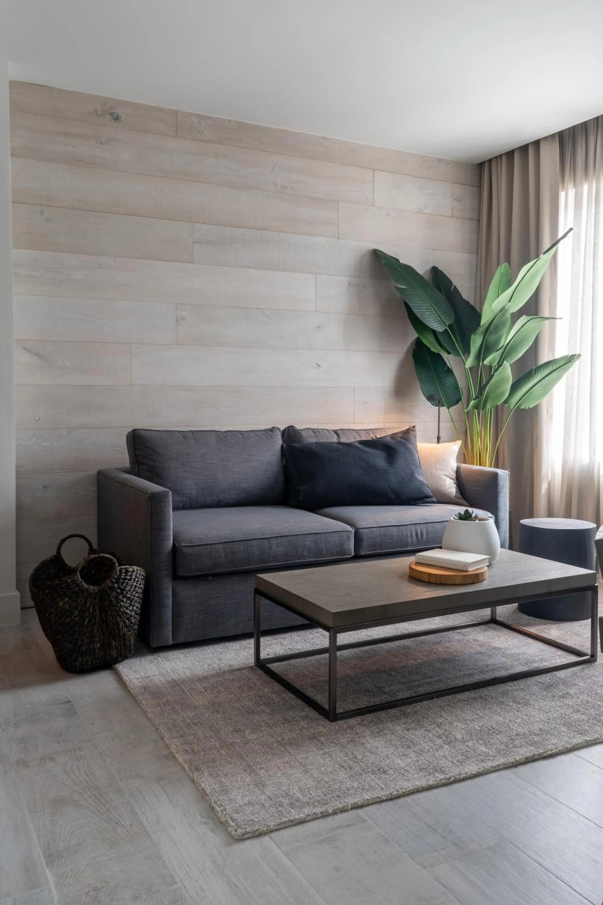 Seating area in Nassau Suite South Beach, an All Suite Hotel