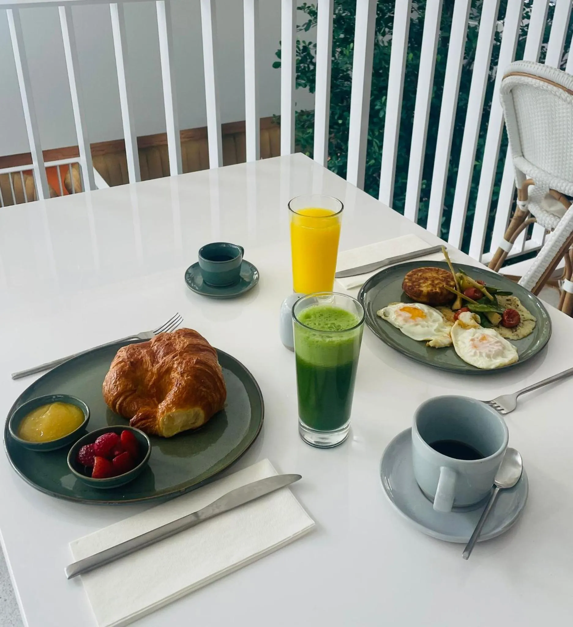 Breakfast in Nassau Suite South Beach, an All Suite Hotel