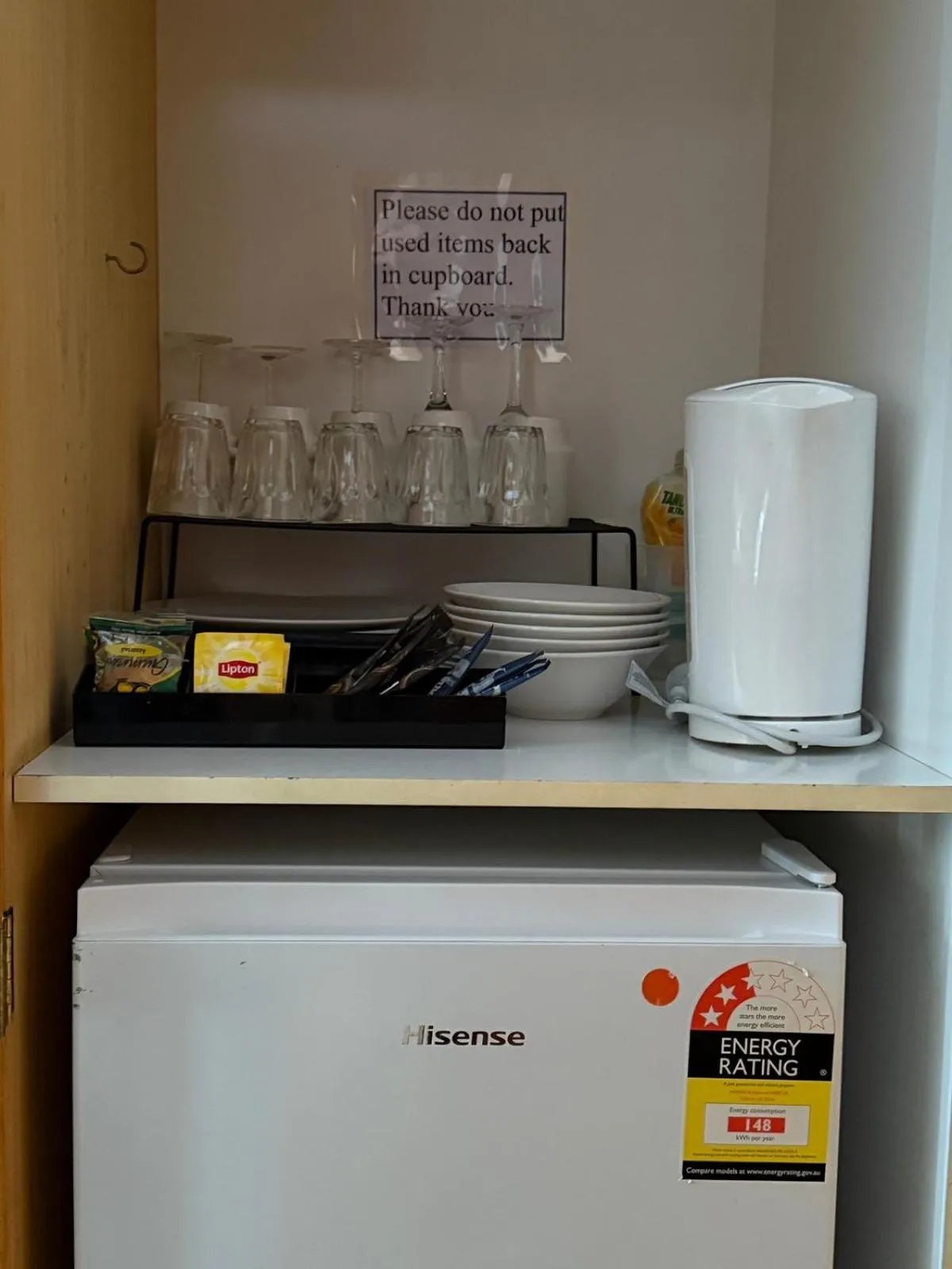 Coffee/tea facilities in Country Roads Motor Inn