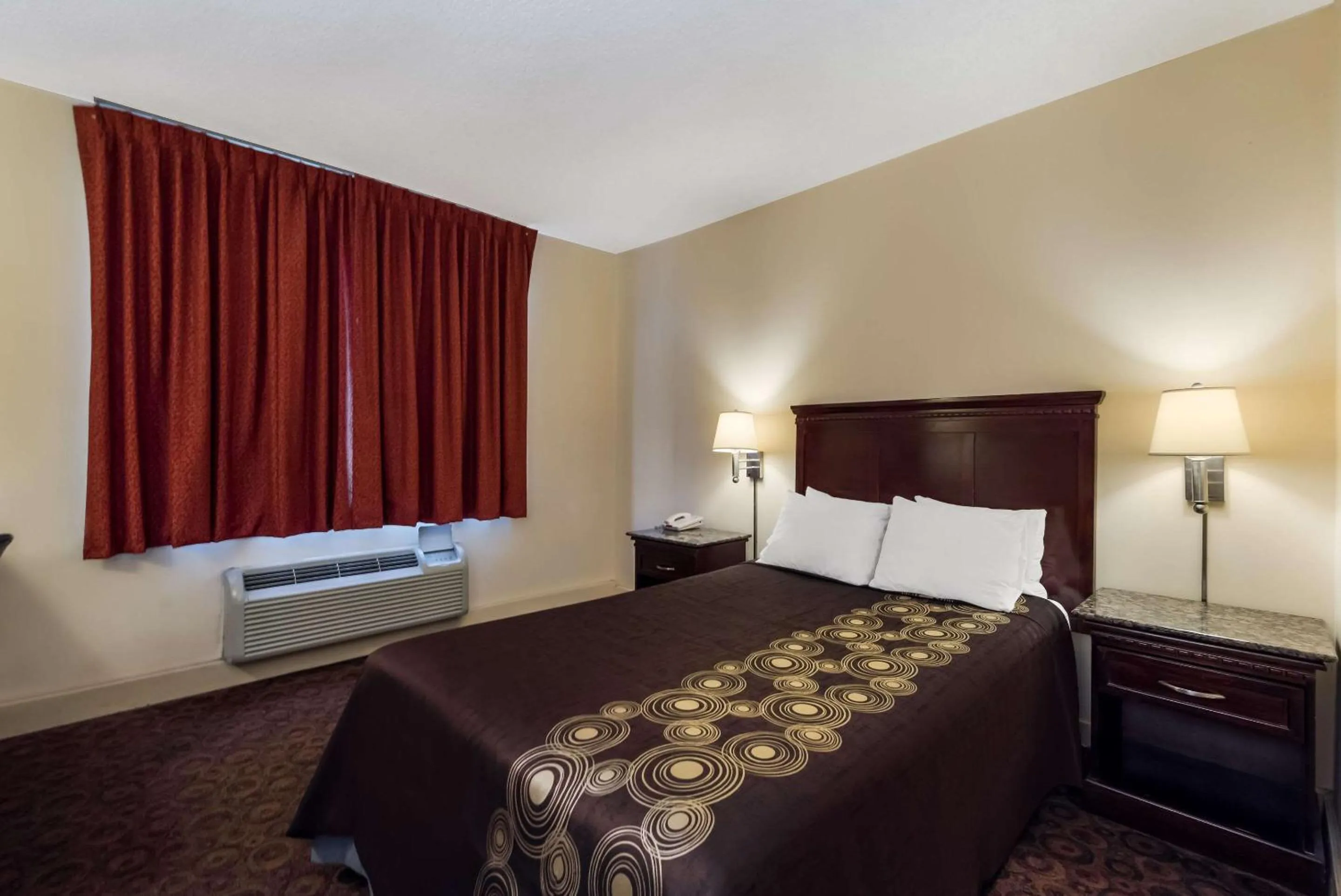 Bedroom, Bed in Rodeway Inn