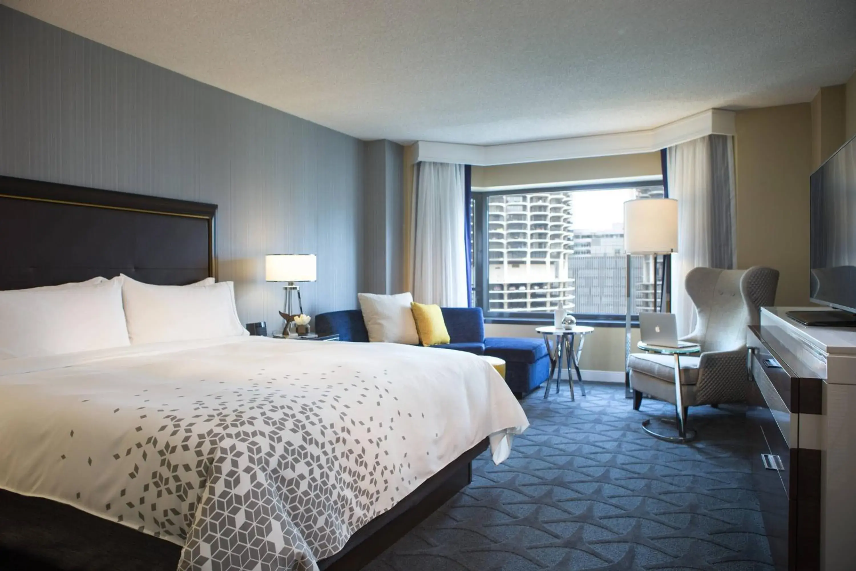 King Room with River View in Renaissance Chicago Downtown Hotel King Room with River View in Renaissance Chicago Downtown Hotel
