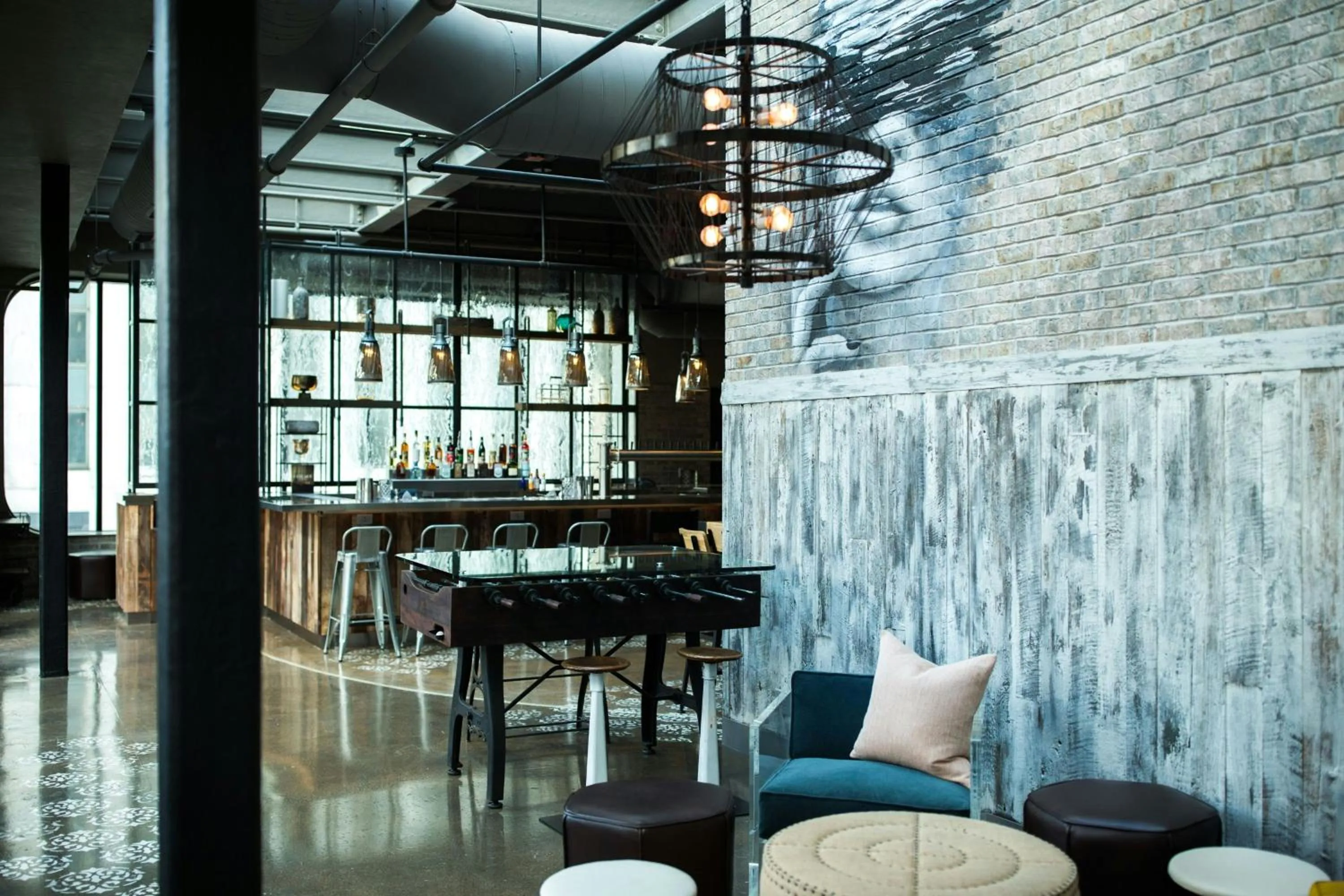 Lounge or bar in Renaissance Chicago Downtown Hotel