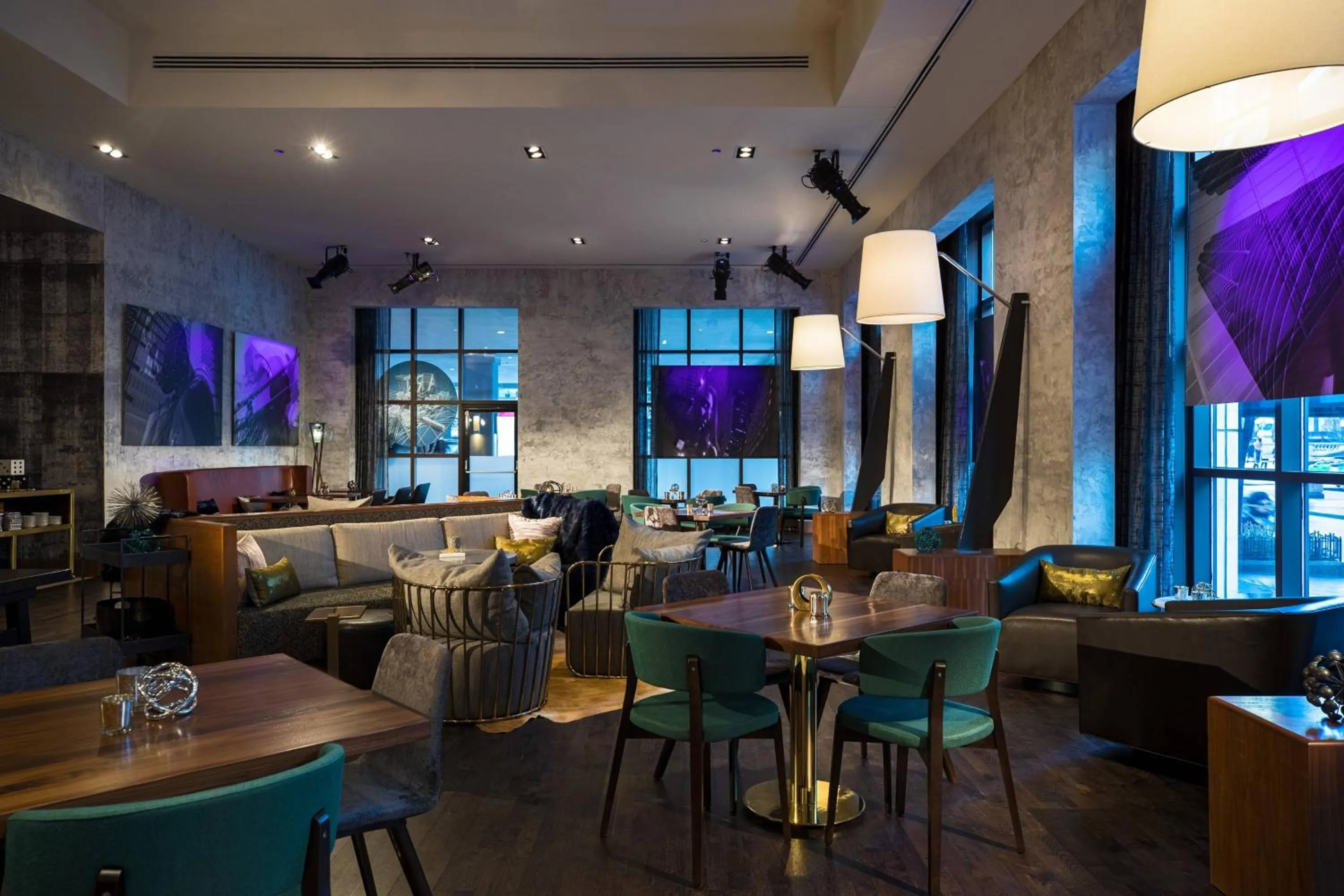 Restaurant/places to eat in Renaissance Chicago Downtown Hotel